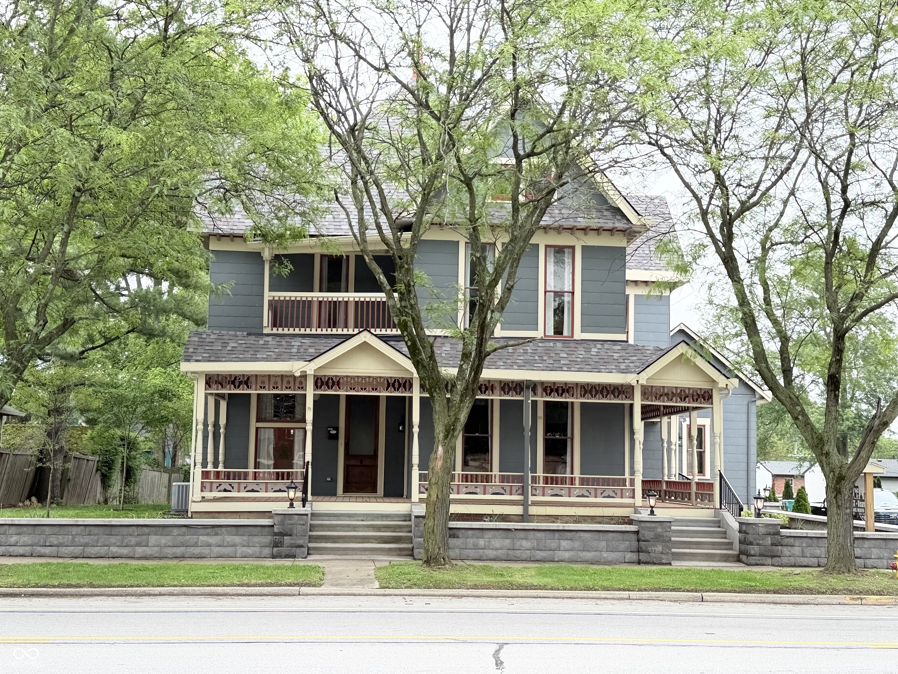 325 W Main Street — photo