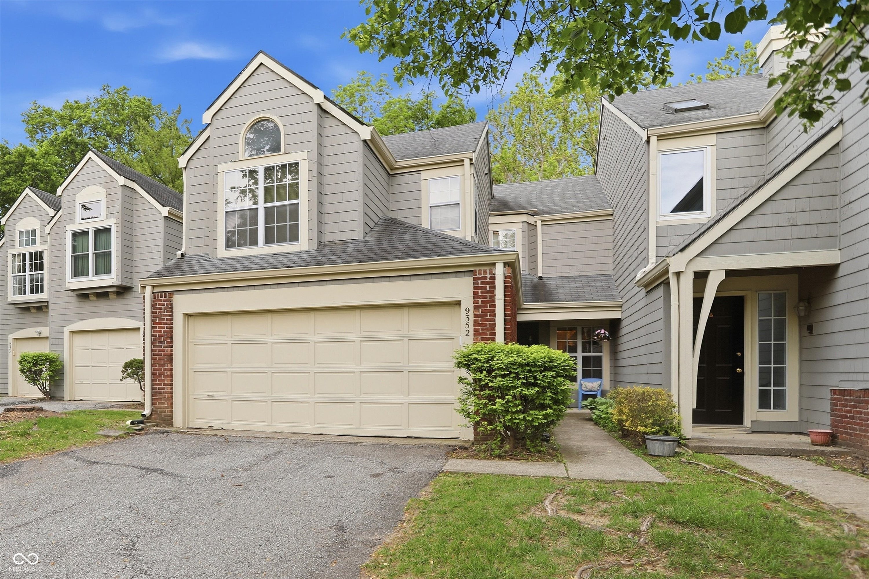 9352 Aberdare Drive — photo
