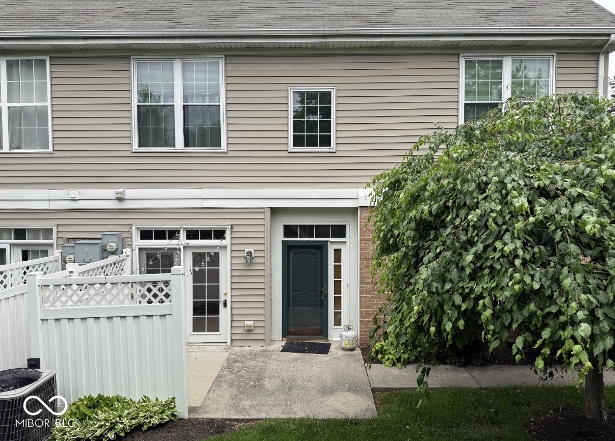2353 Colfax Lane — photo