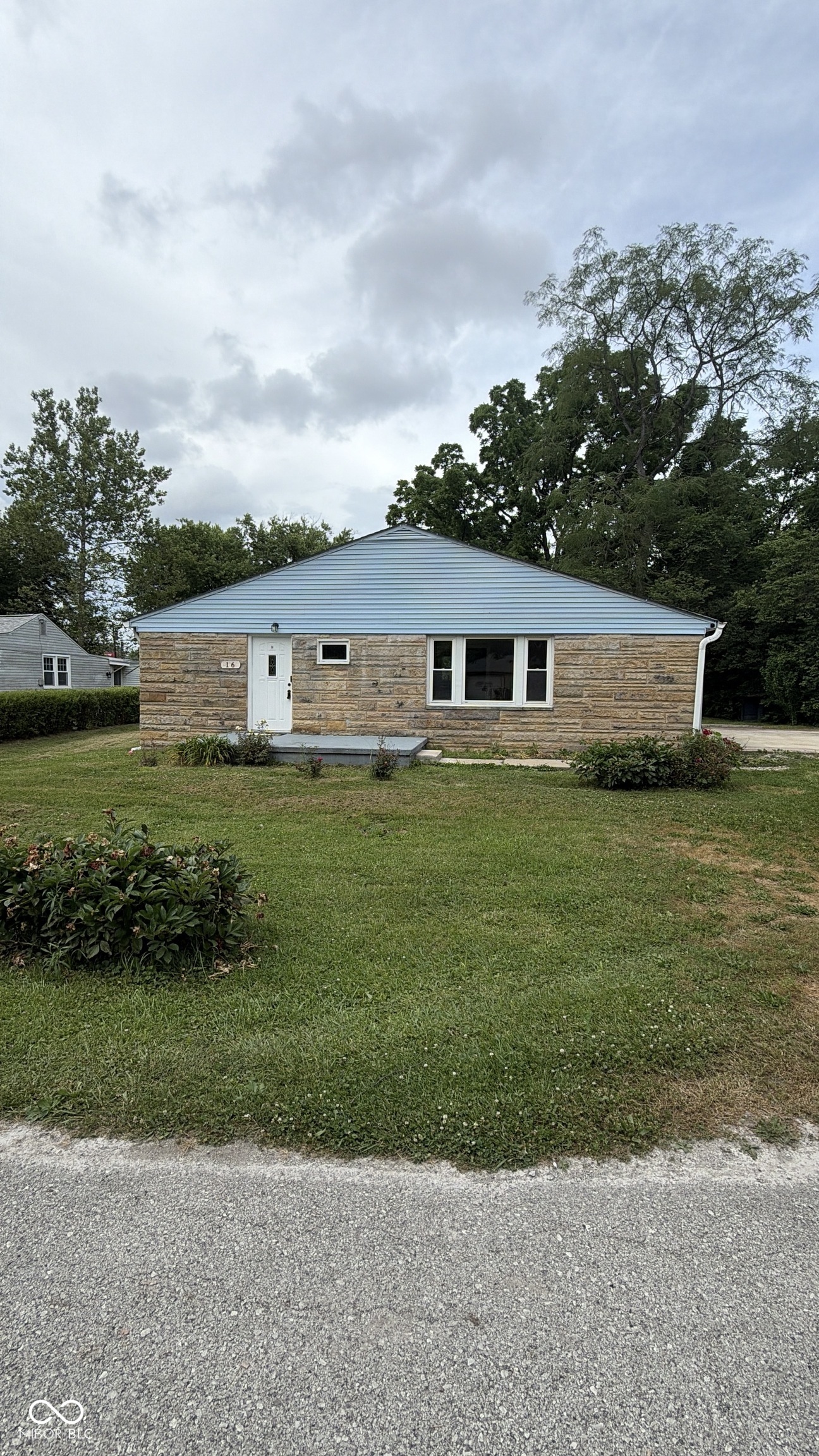 16 Glenda Drive — photo