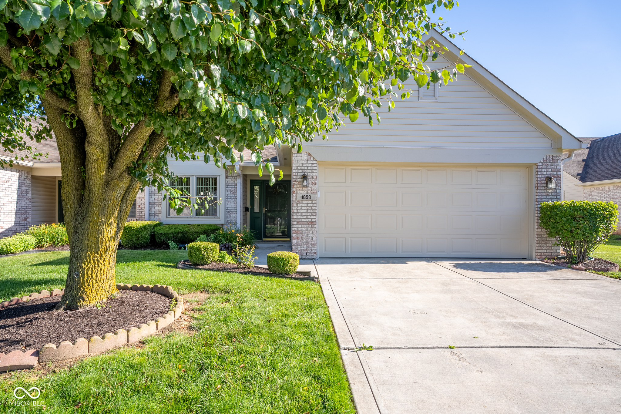 1698 Fairfield Circle — photo