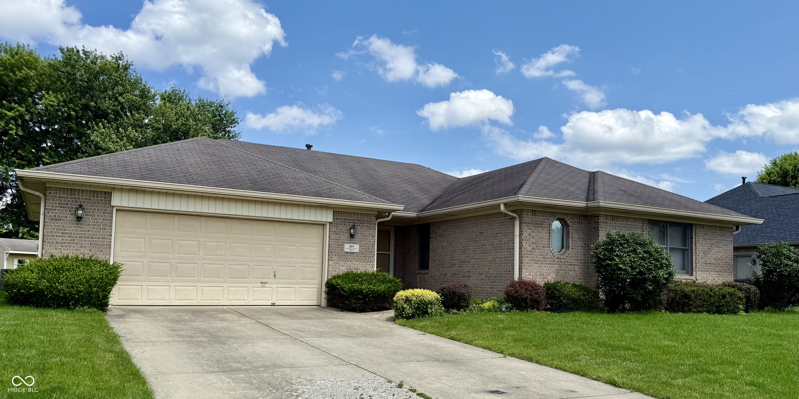 897 N Scott Drive — photo