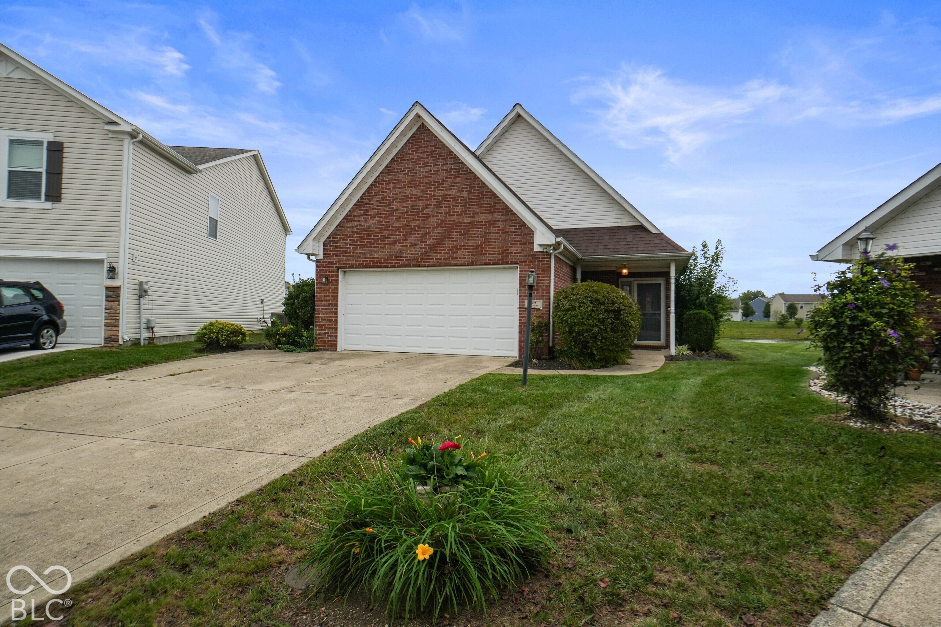 907 Amesbury Court — photo