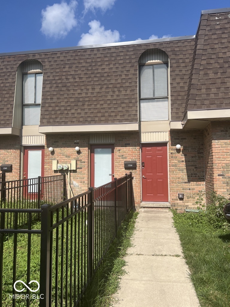 1358 Tishman Lane 1358 — photo