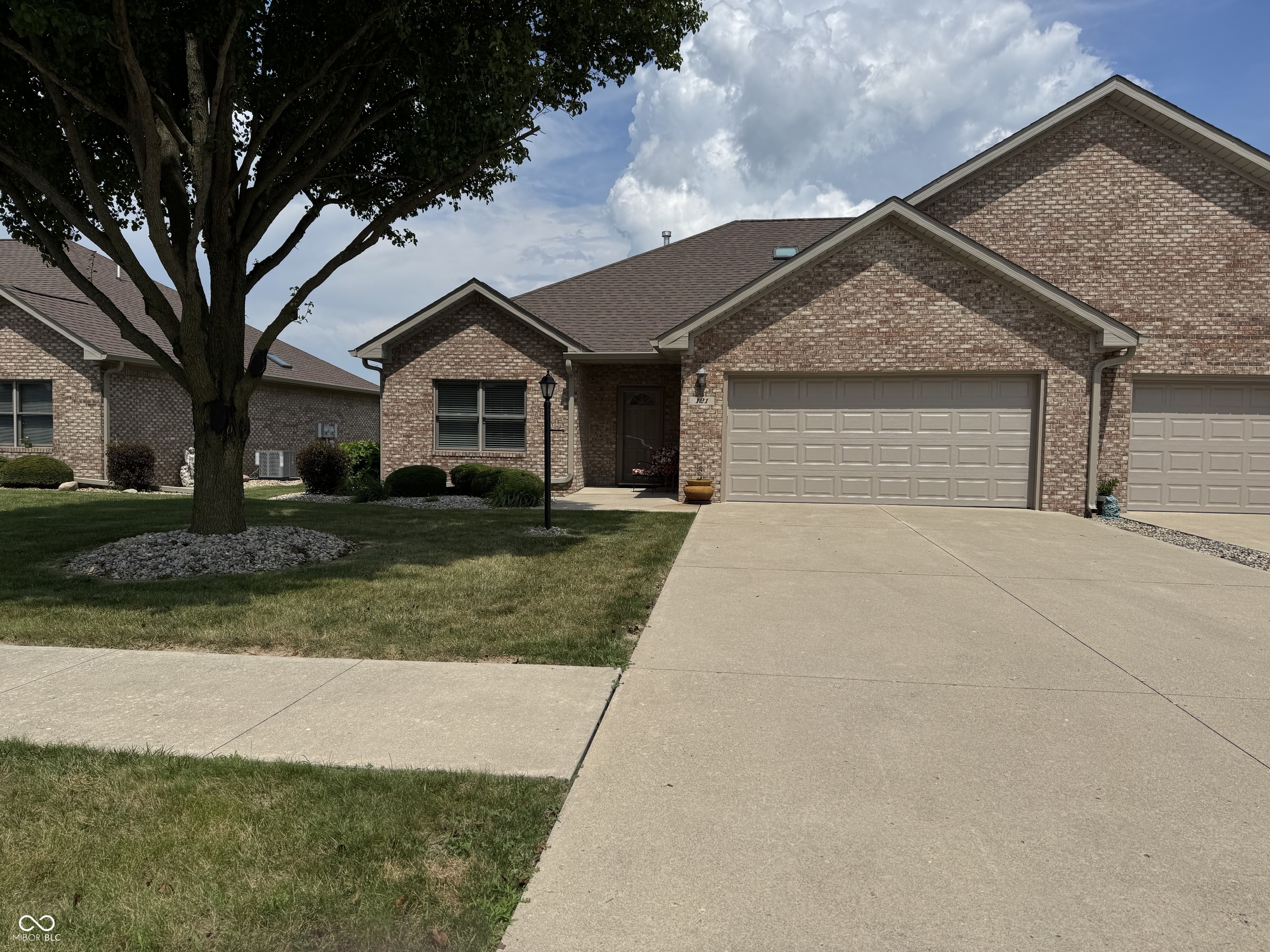 121 Cardinal Lane — photo