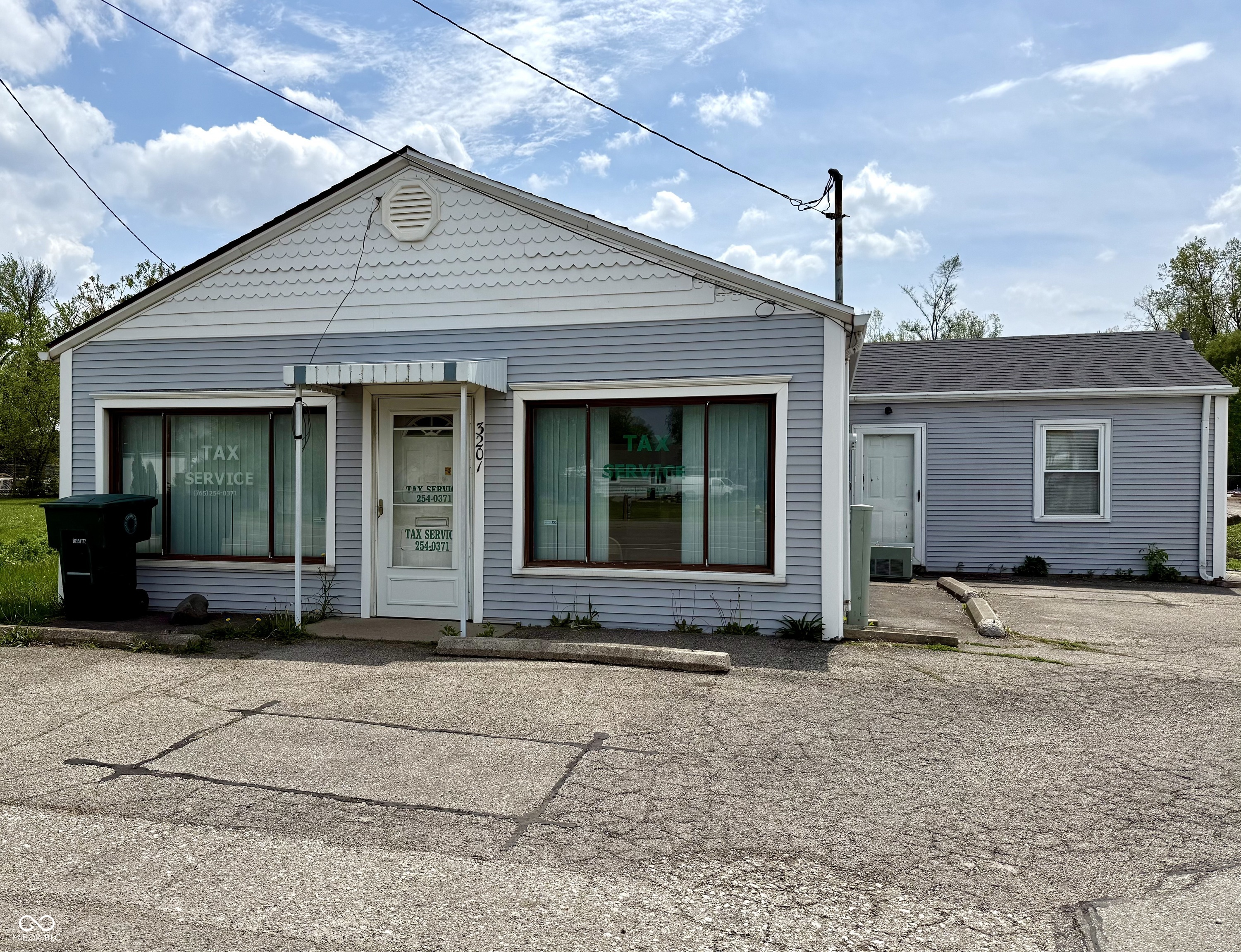 3201 E Jackson Street — photo