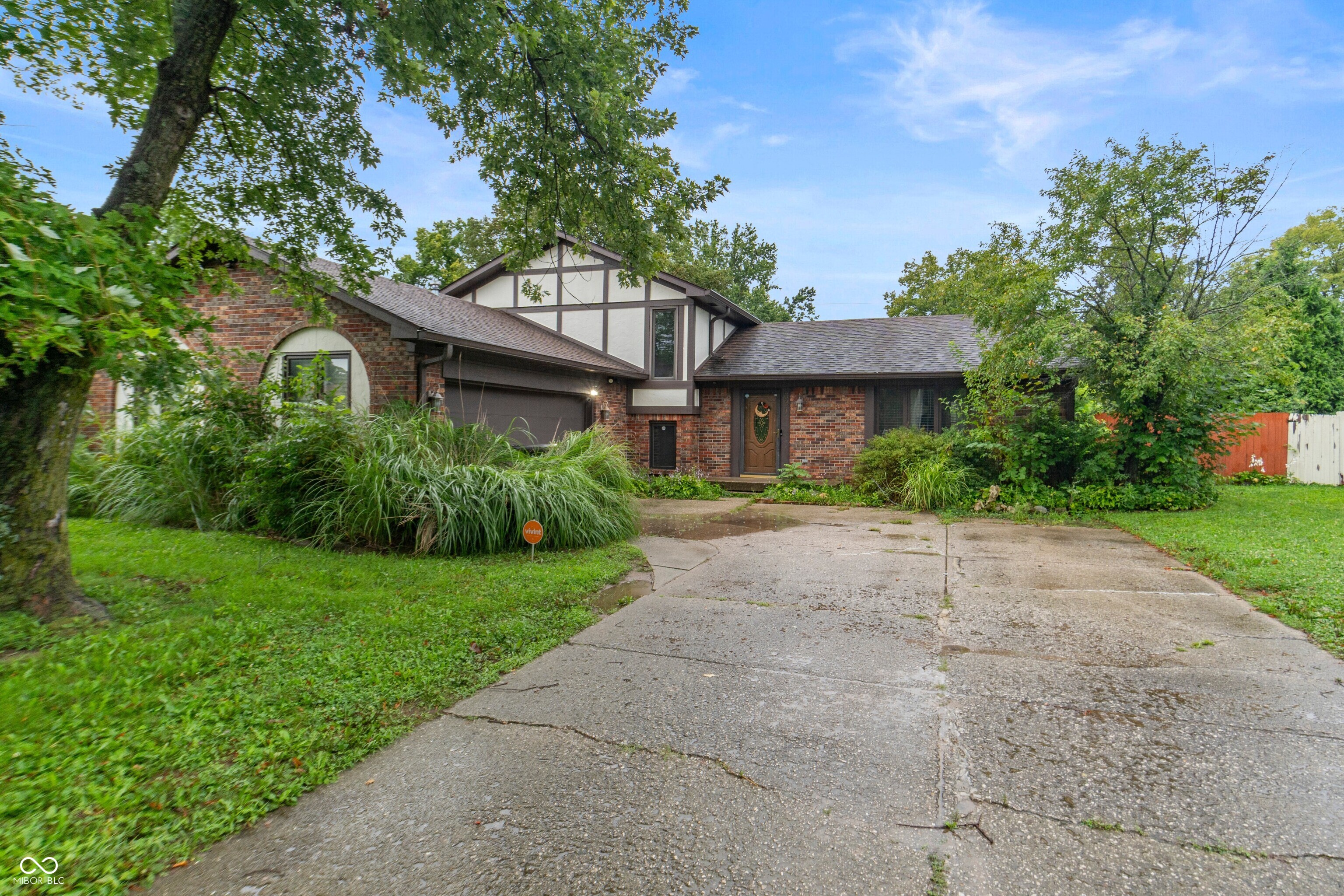 621 Pioneer Drive — photo