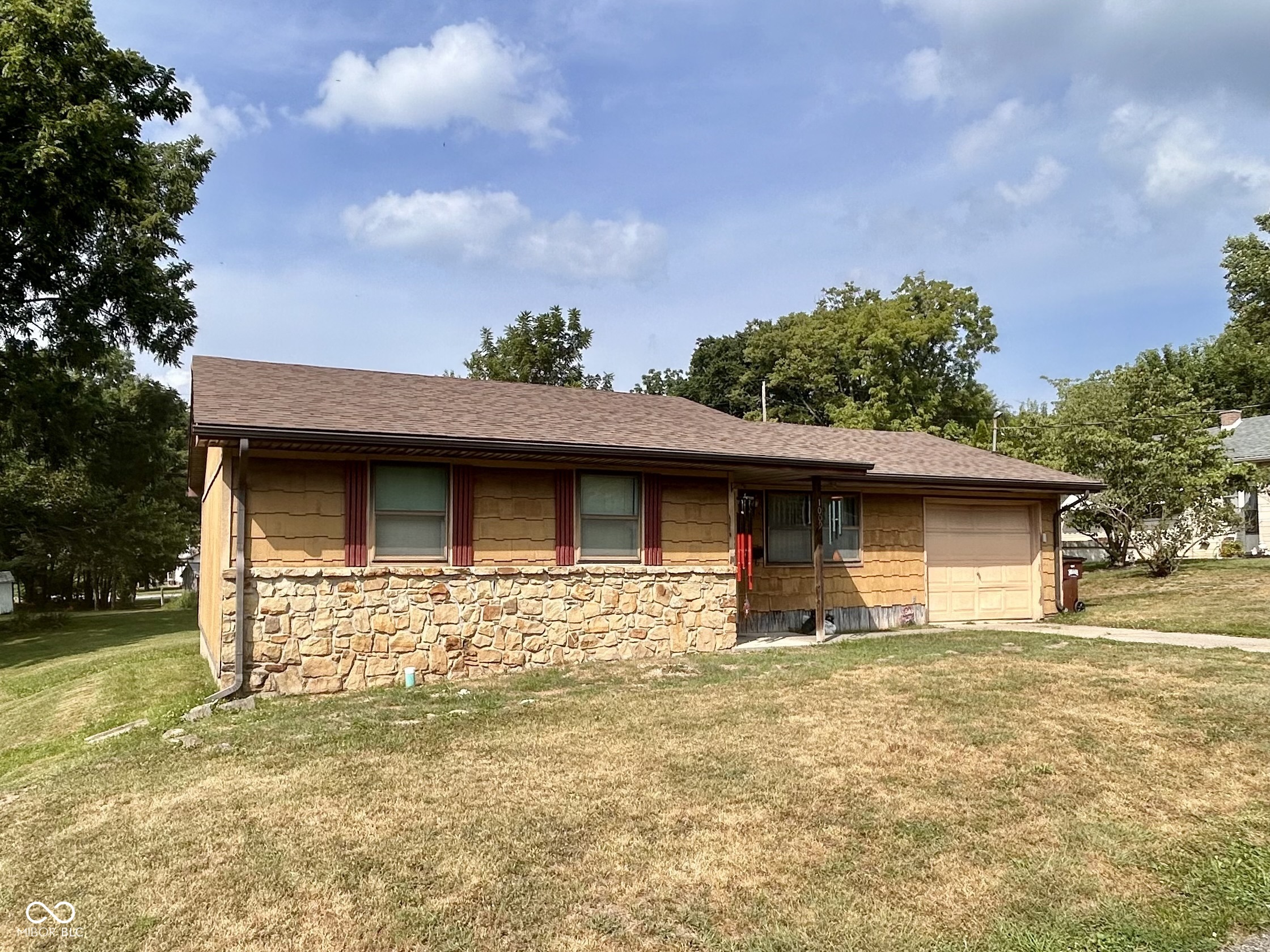 1009 W Walnut — photo
