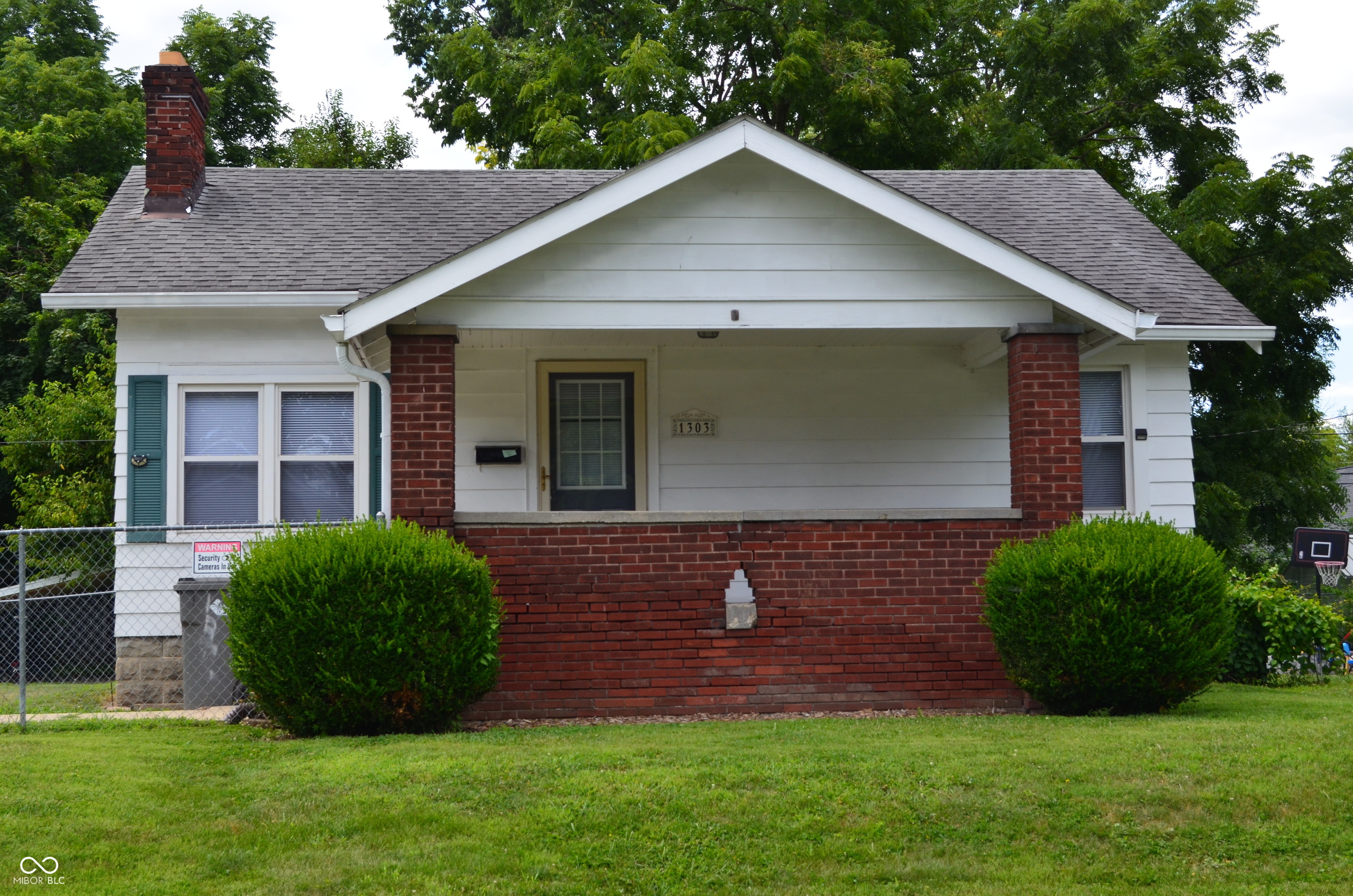 1303 E Castle Avenue — photo