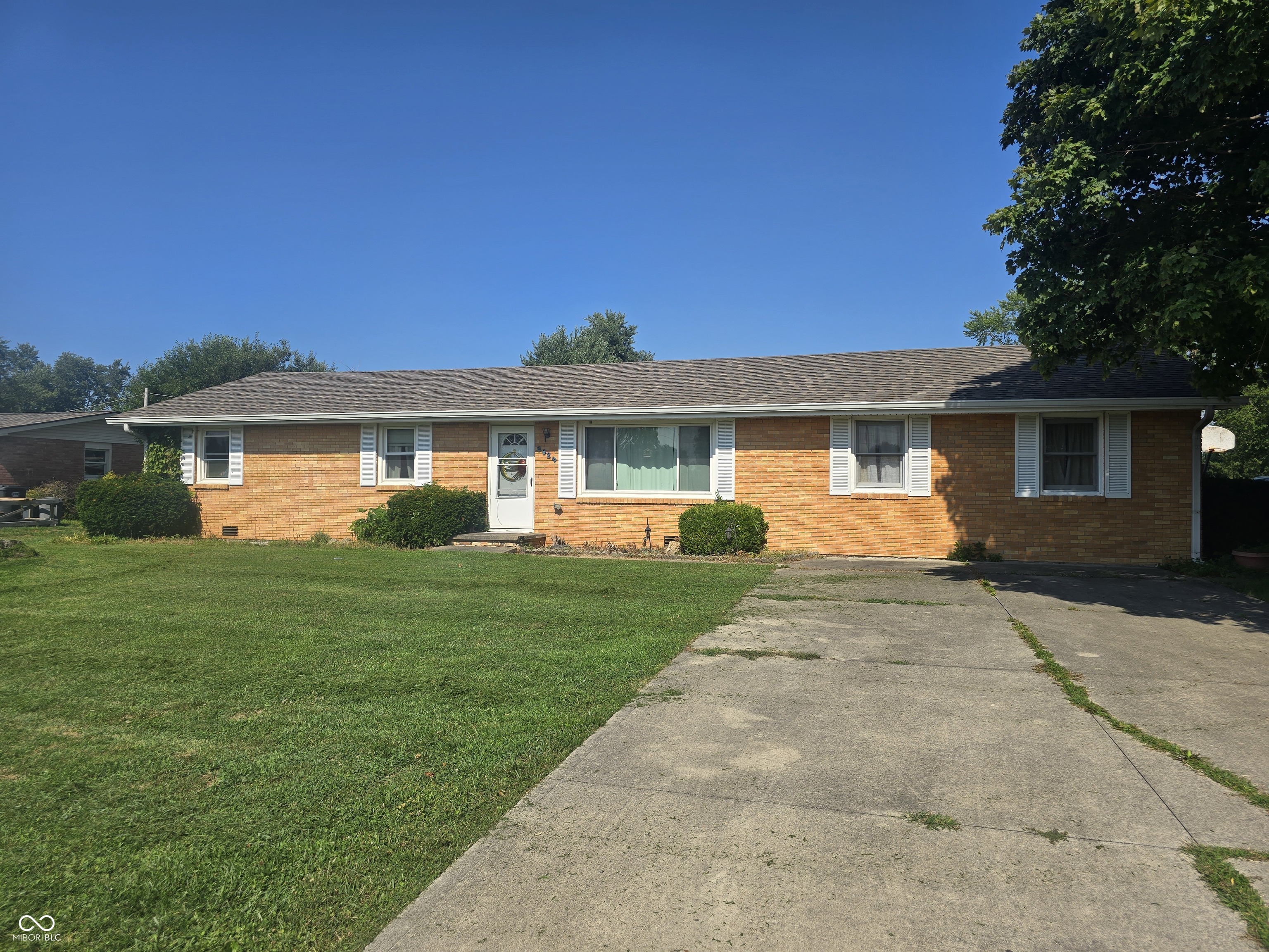 8925 Walnut Street — photo