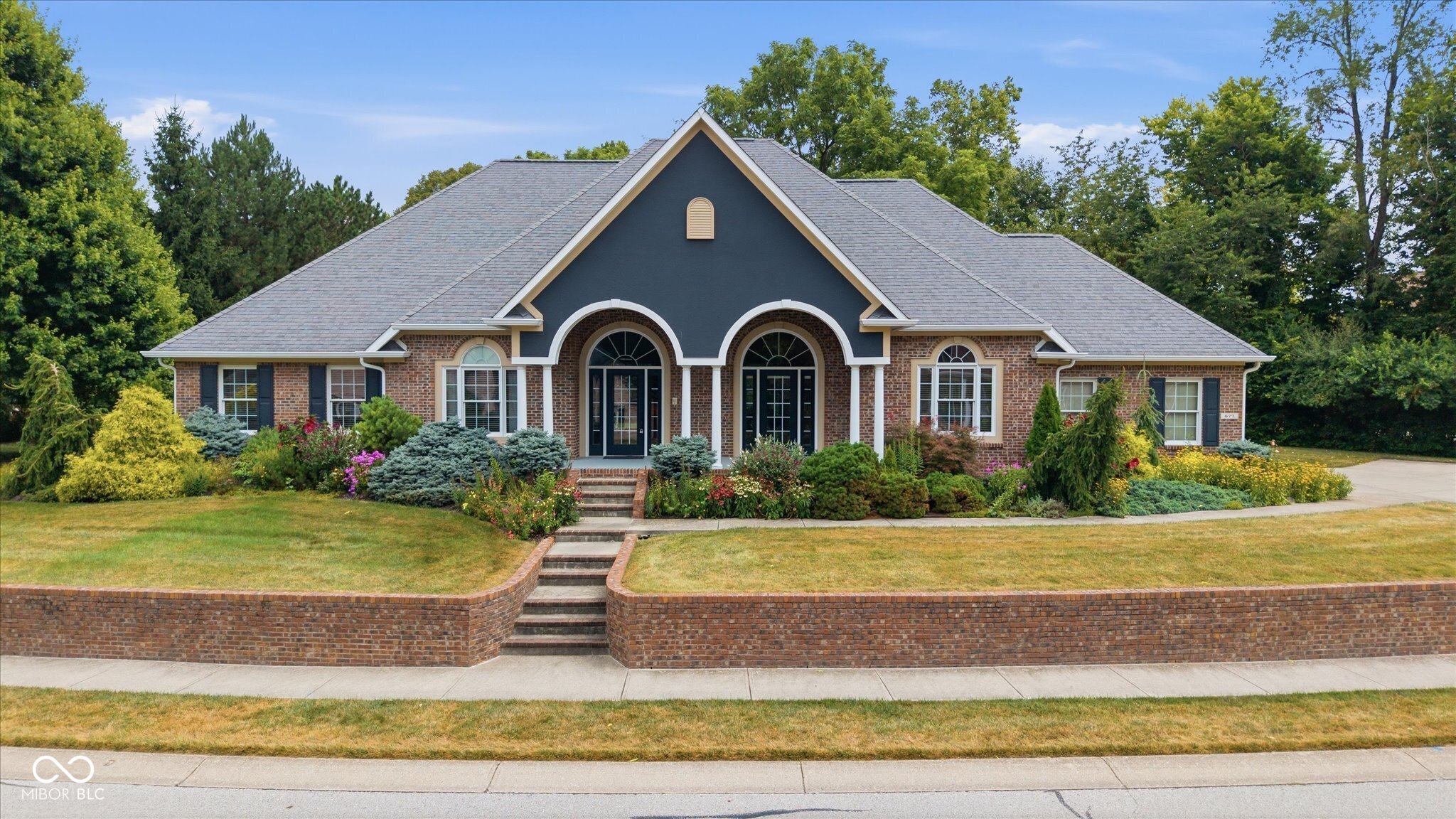 677 Foxboro Drive — photo