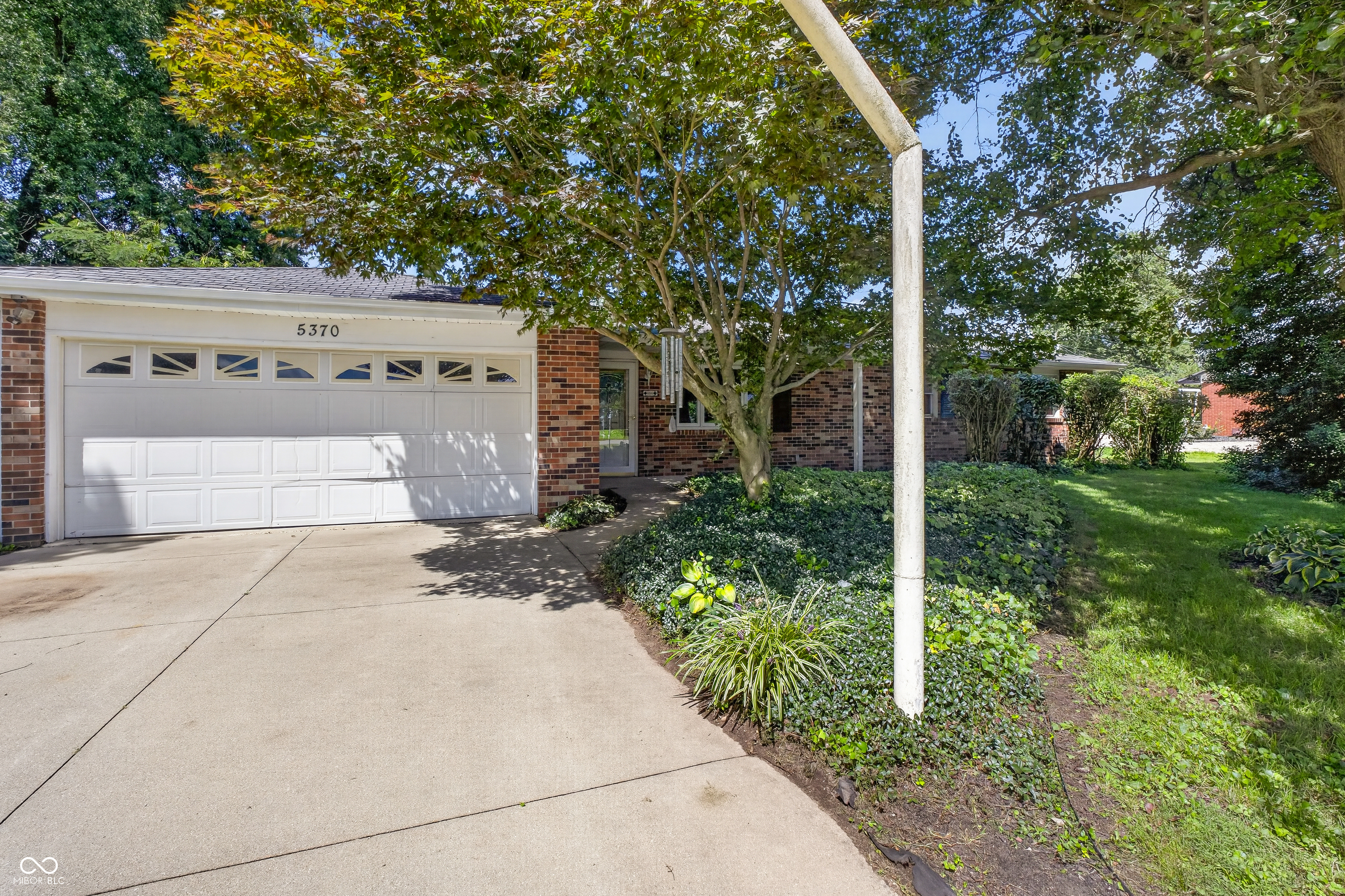5370 E Forster Avenue — photo