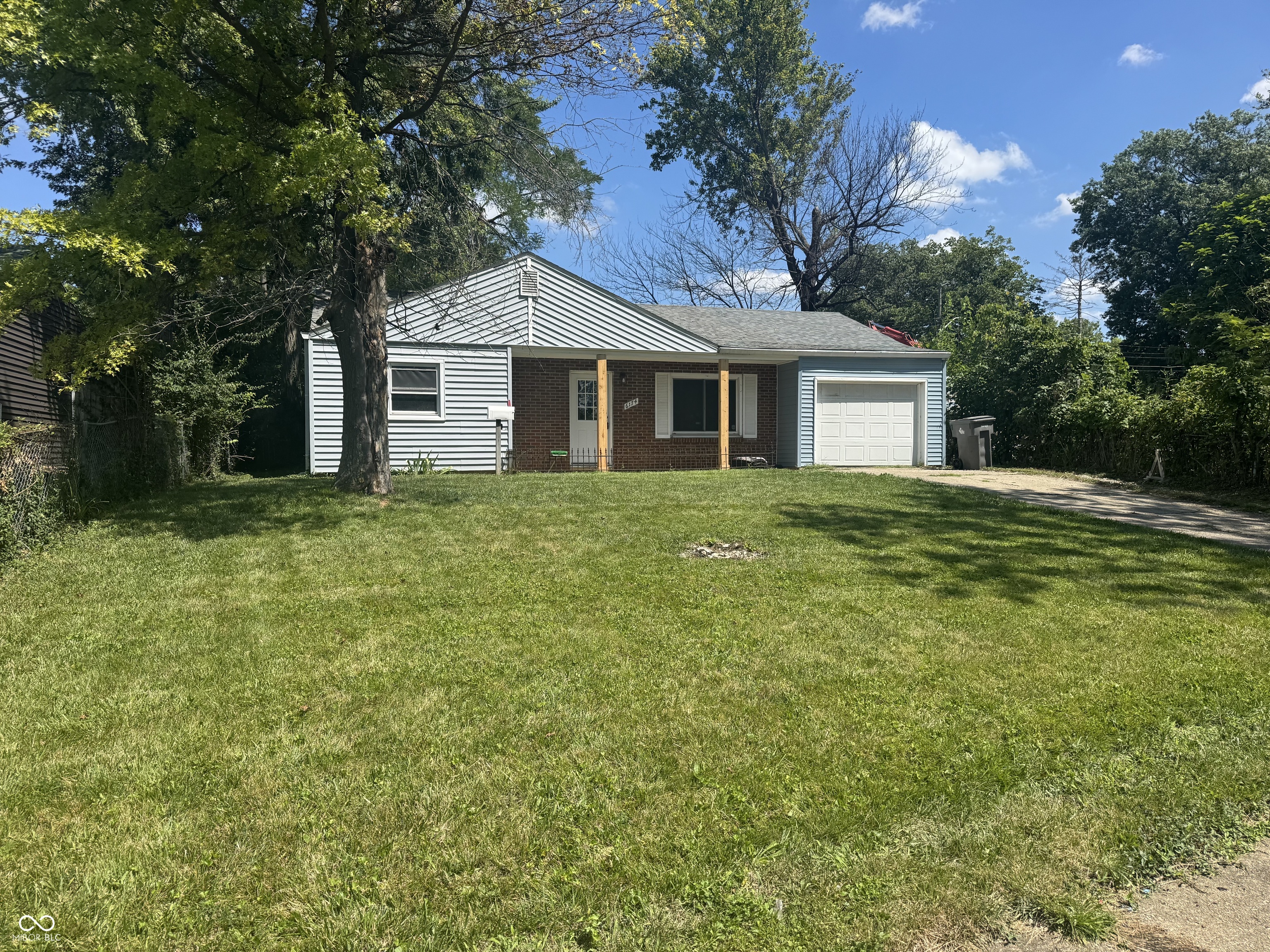 6174 Raleigh Drive, Indianapolis, IN 46219 — photo 2