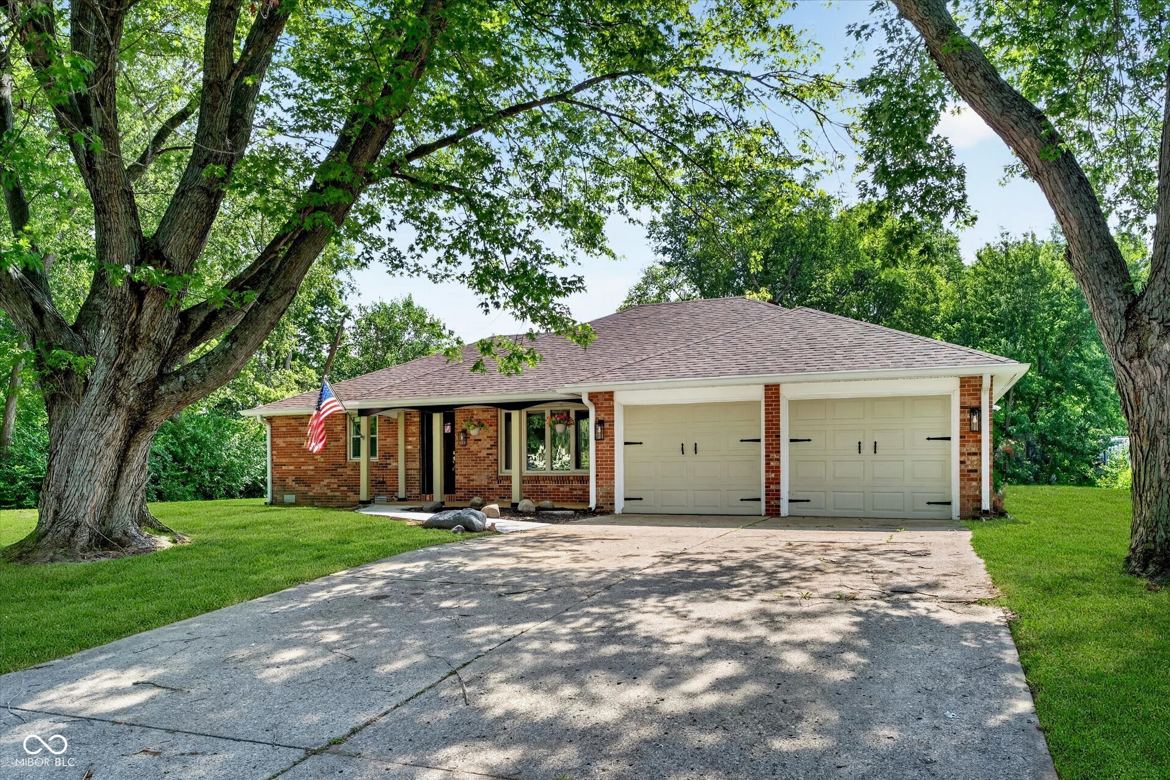 2227 Tartan Road — photo