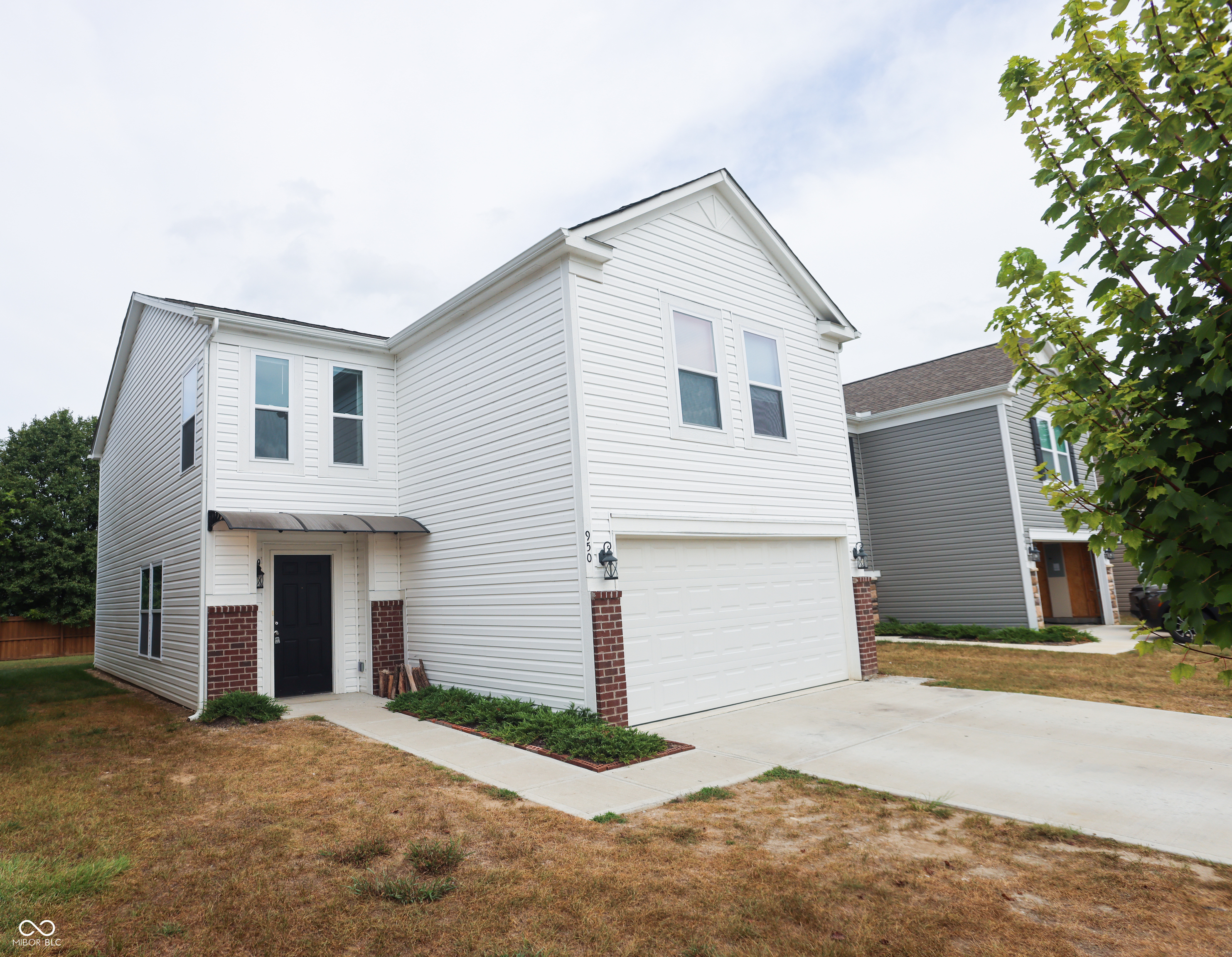 950 Amesbury Court — photo