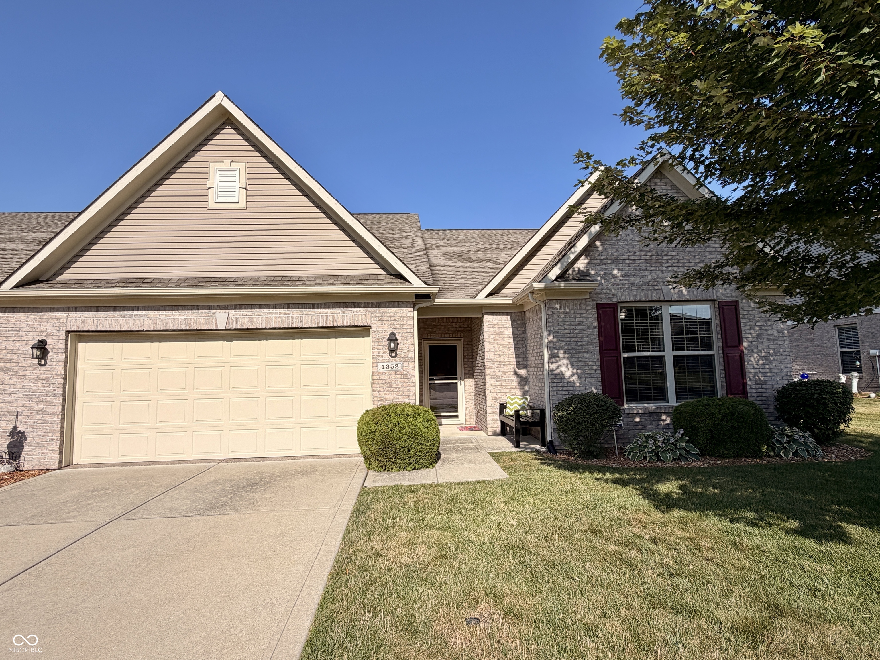 1352 Redstone Drive — photo