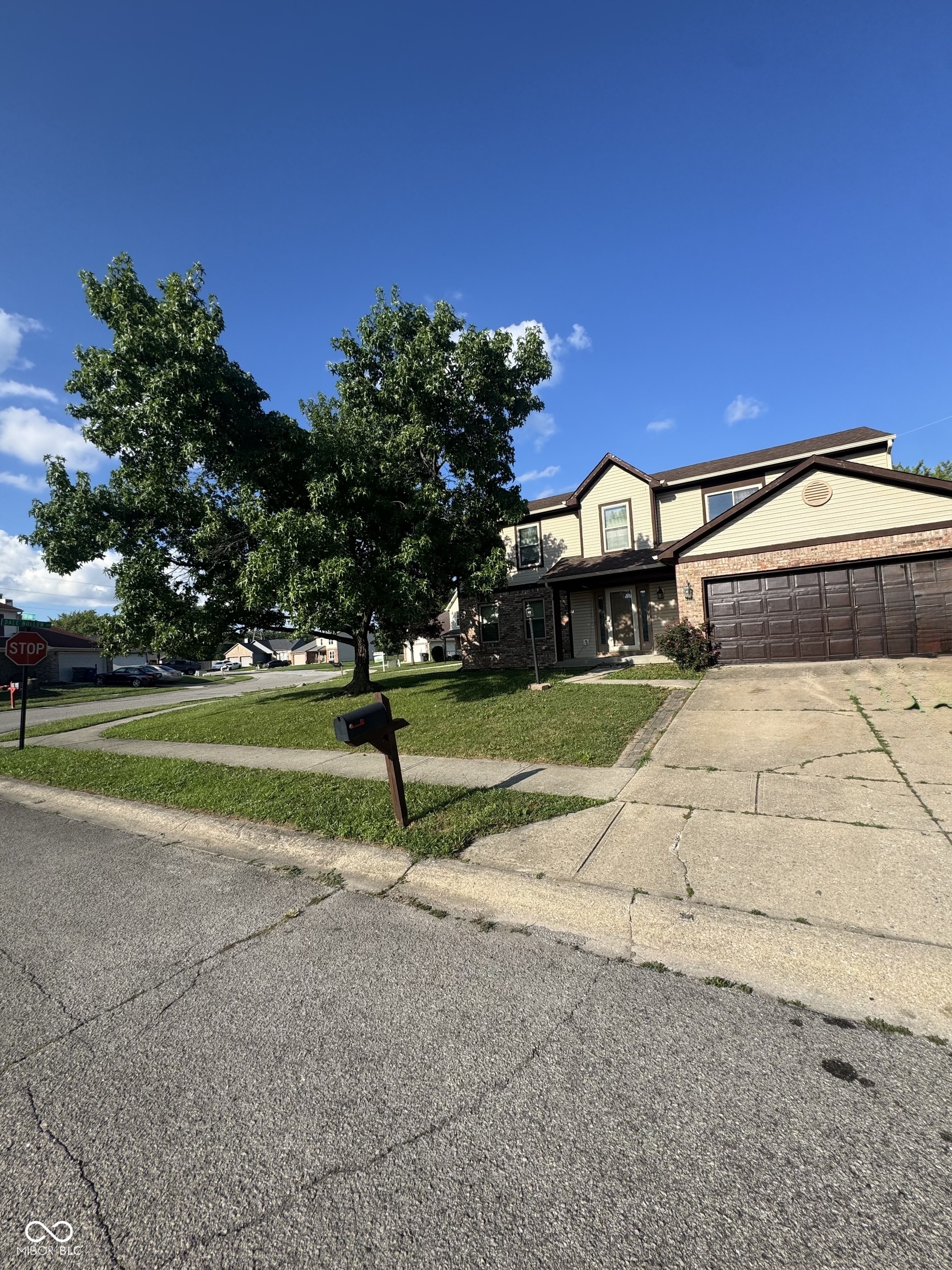 1129 Fontana Court — photo