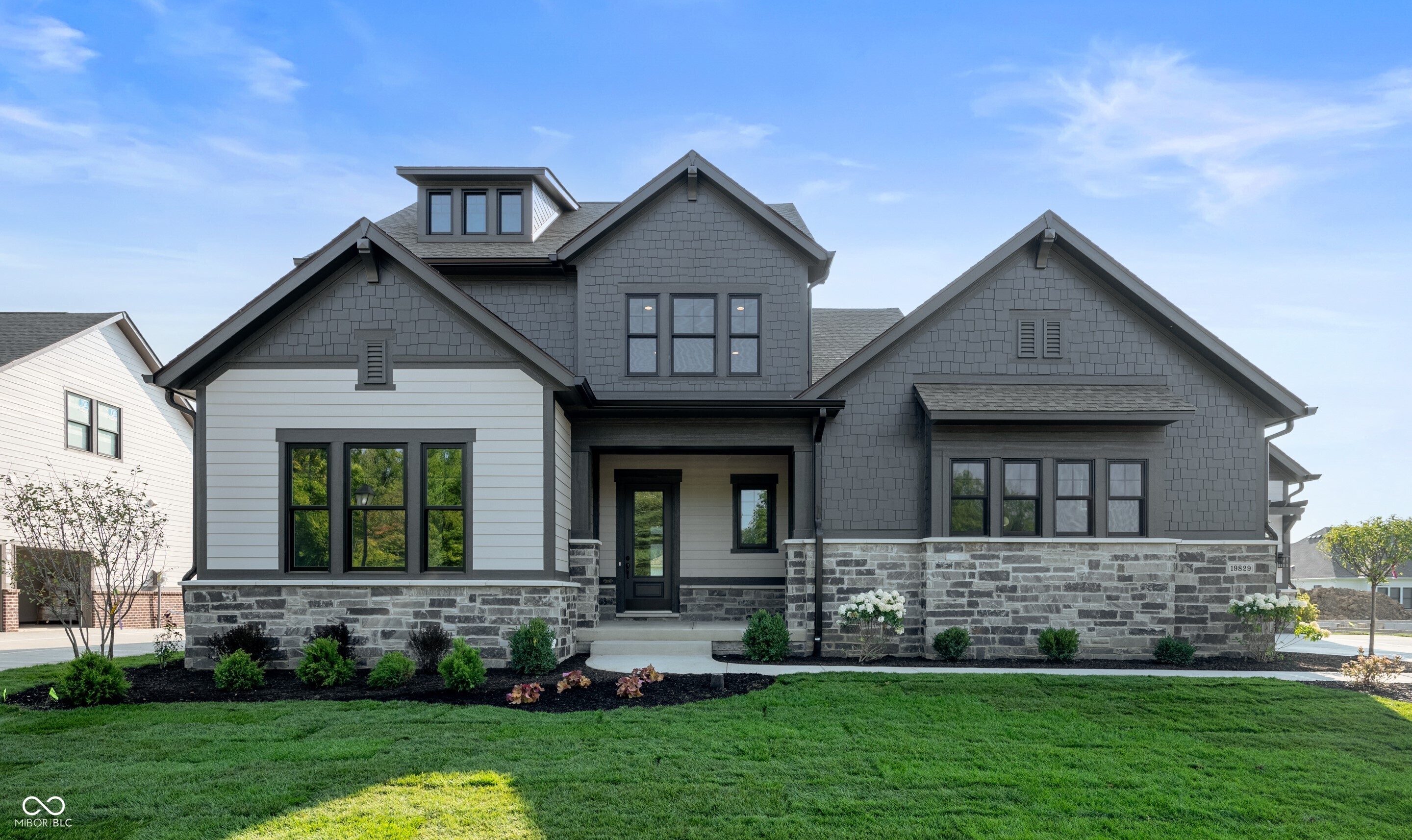 1421 Chatham Hills Boulevard — photo