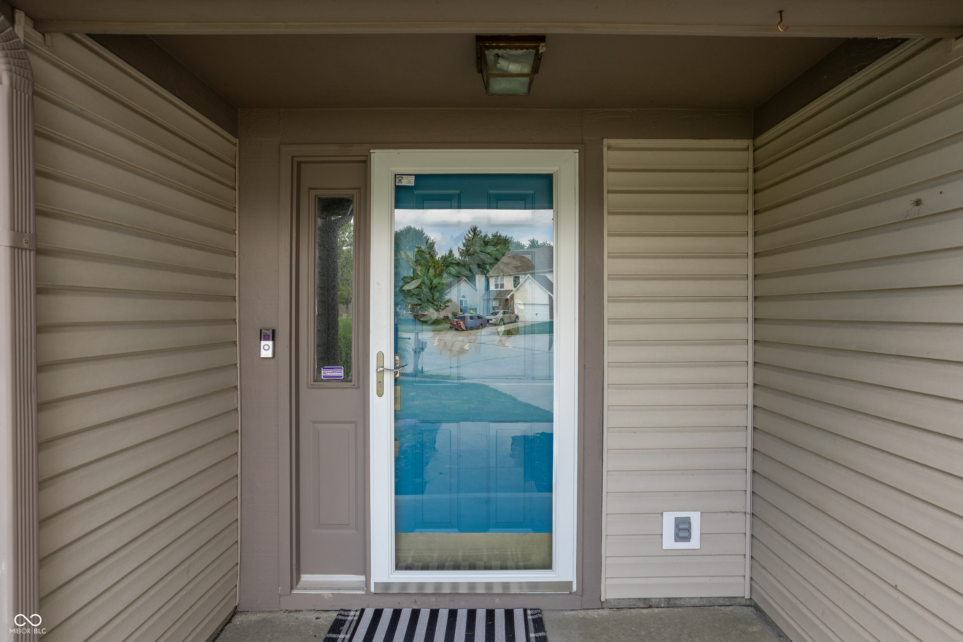 13817 Wabash Drive — photo