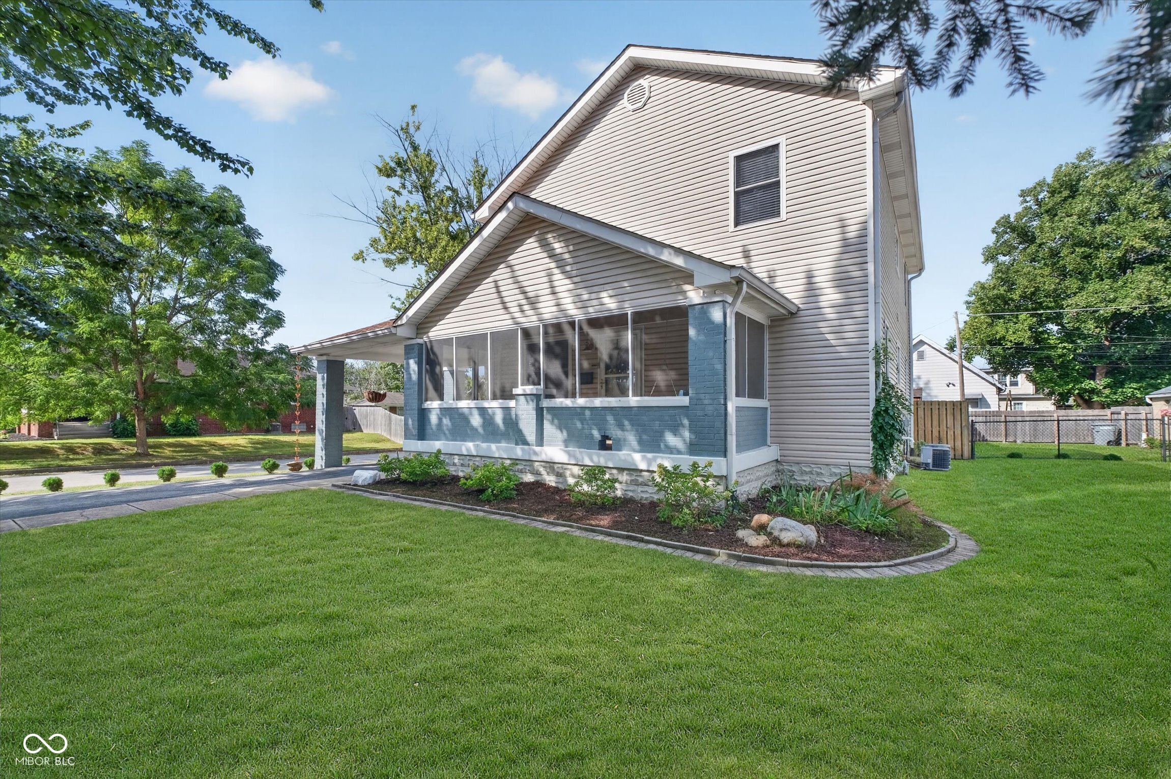 1204 N Riley Avenue — photo