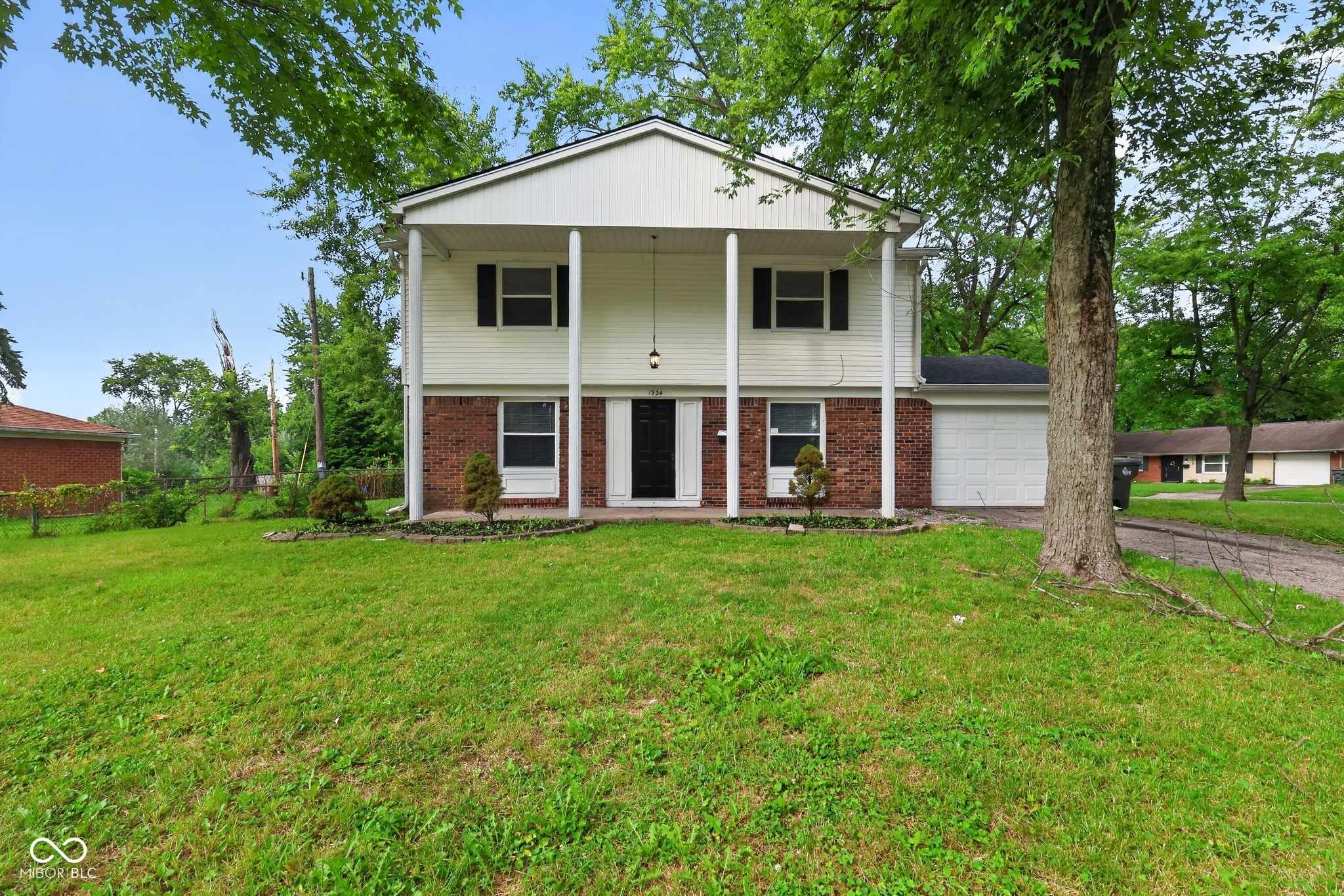1934 Schwier Court — photo