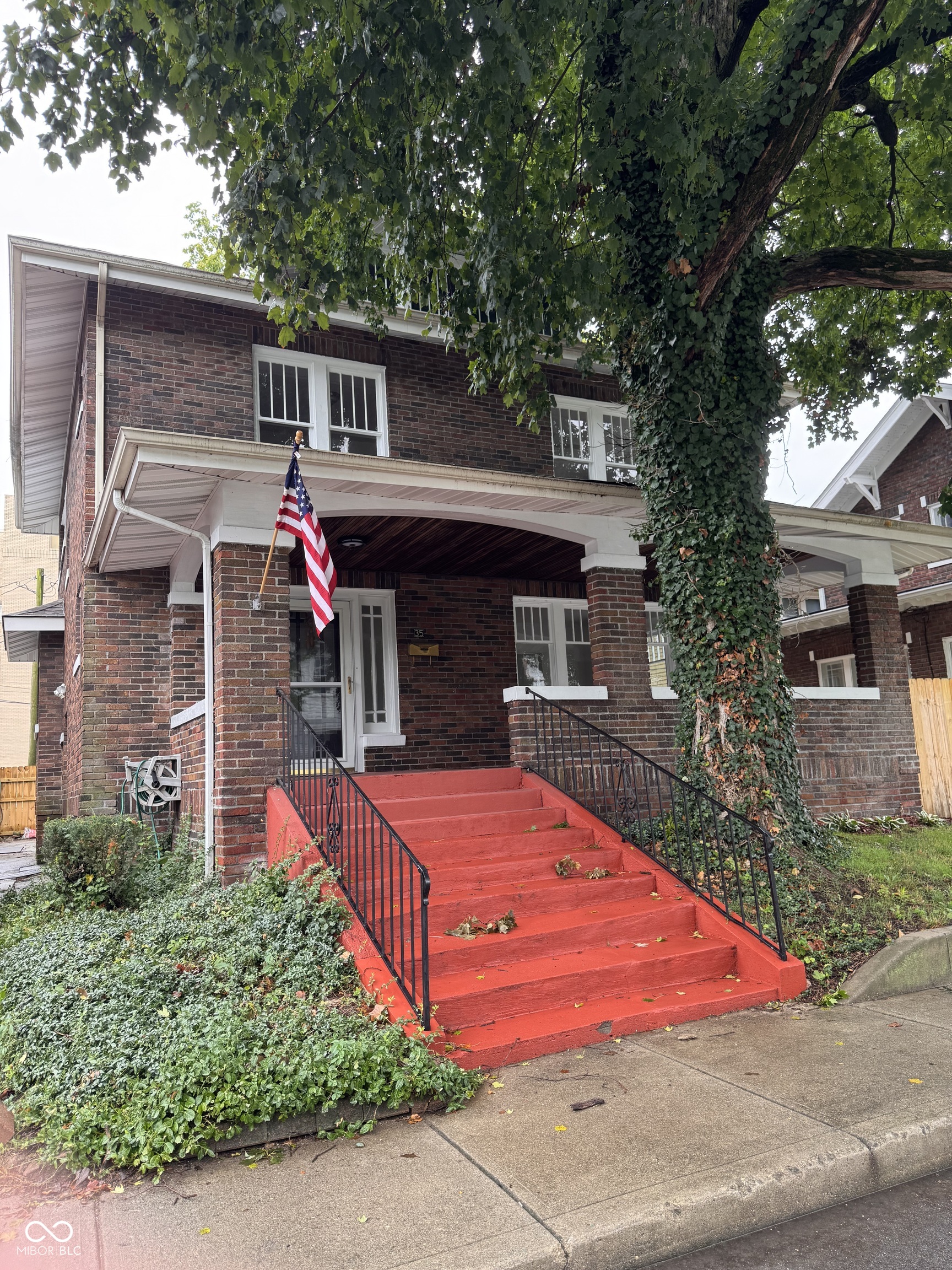 35 E King Street — photo