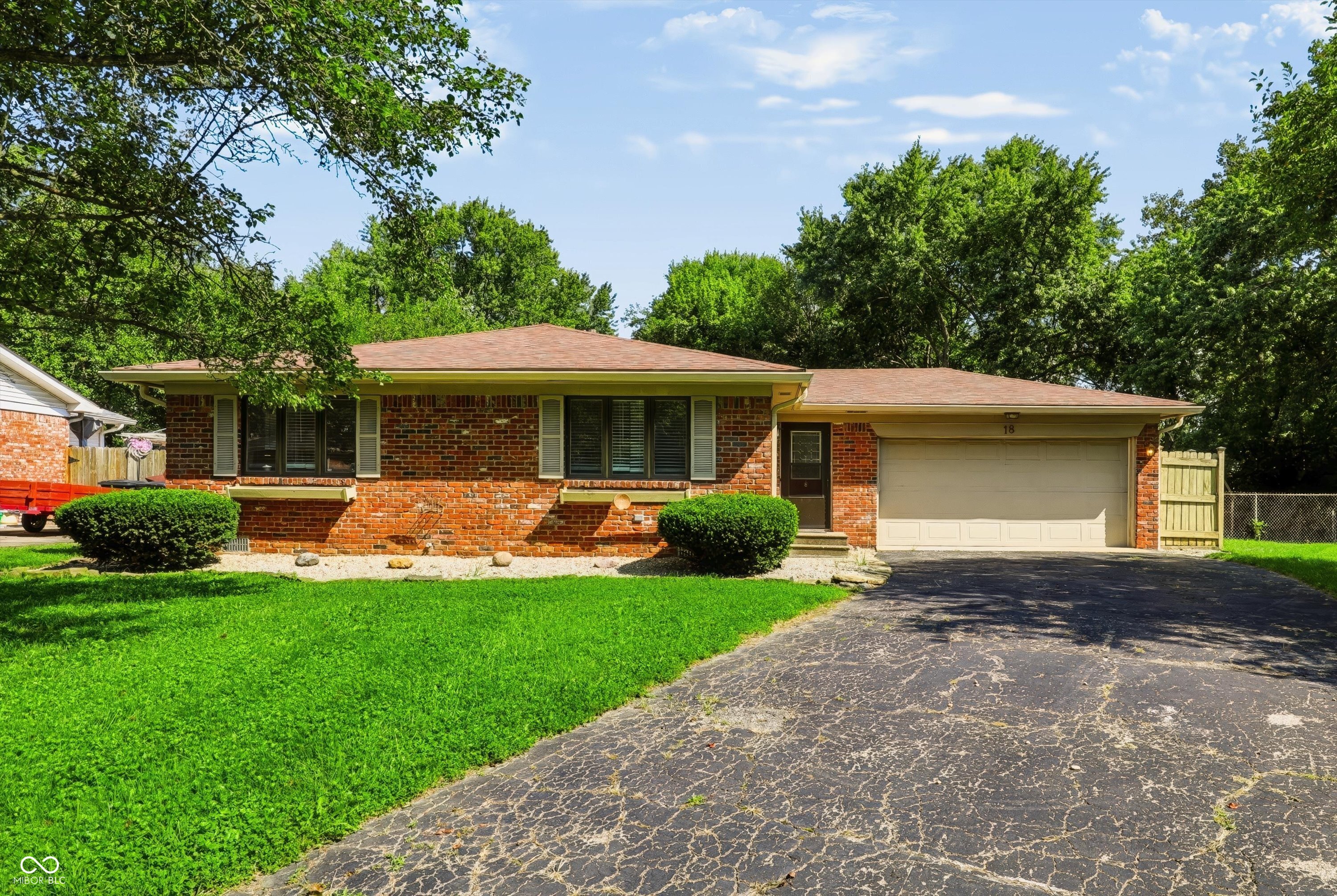 18 Roderick Court, Beech Grove, IN 46107