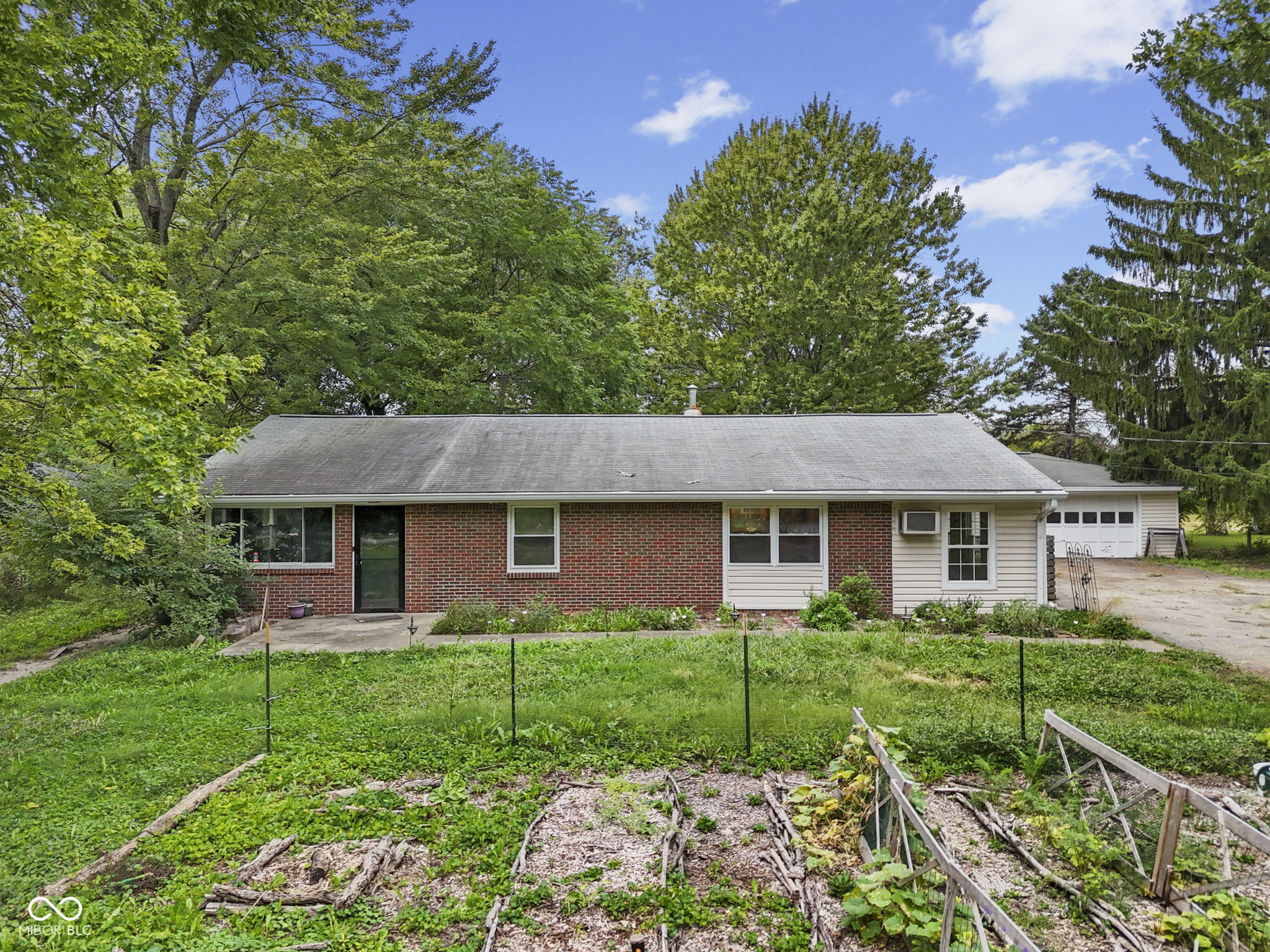 4646 Woodland Drive — photo