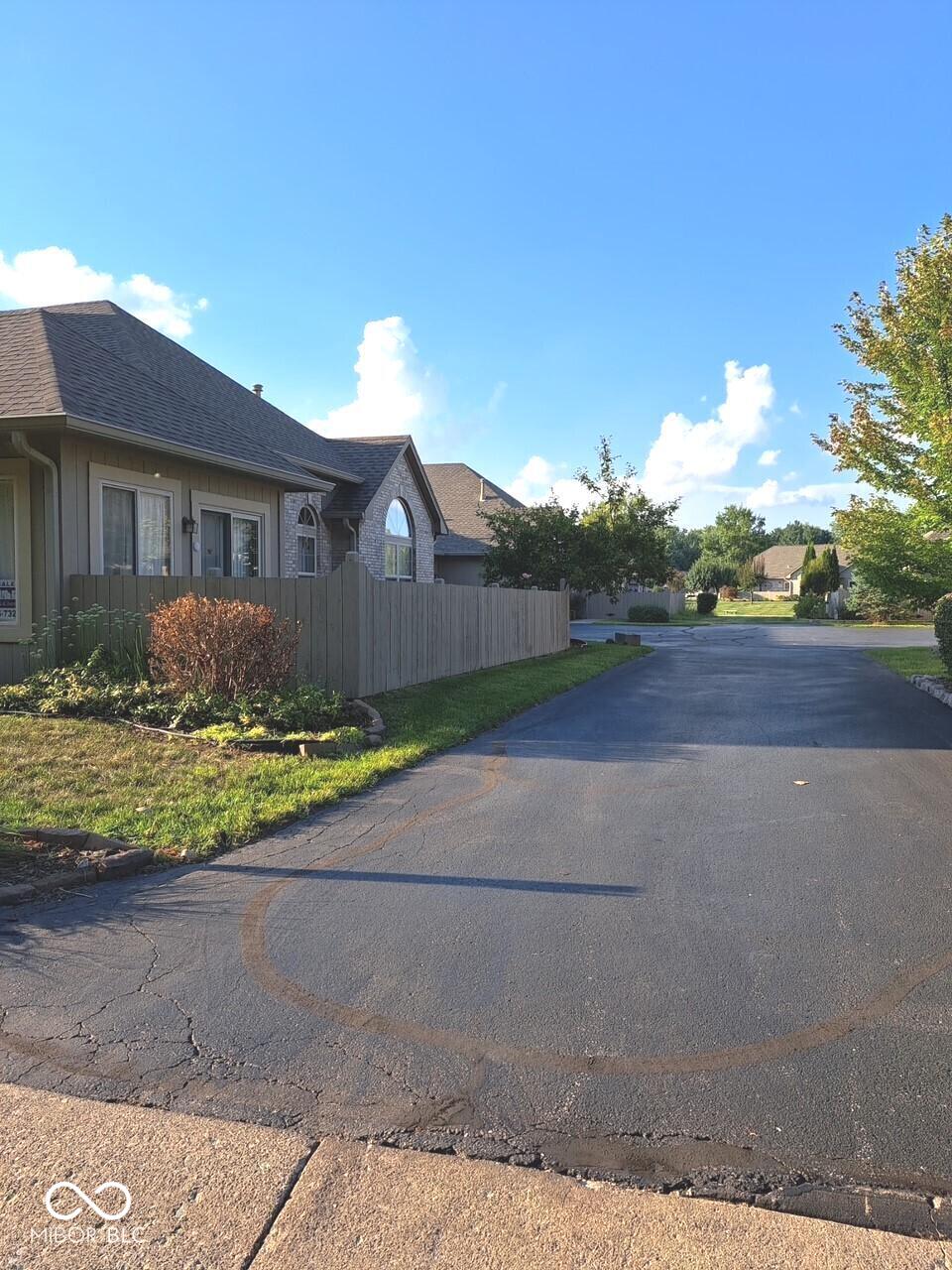 1618 Briarstone Way — photo