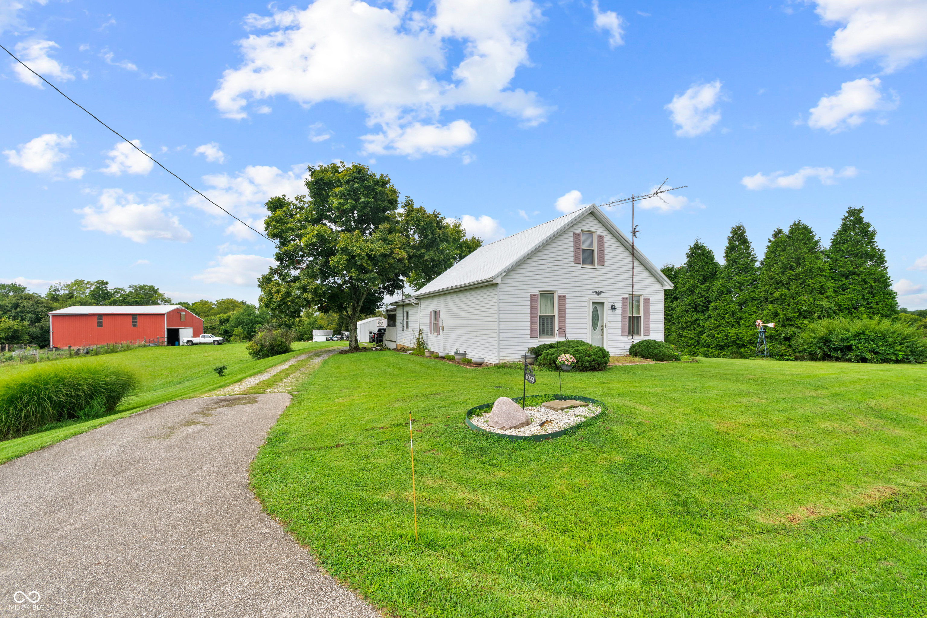 6099 State Road 129 — photo