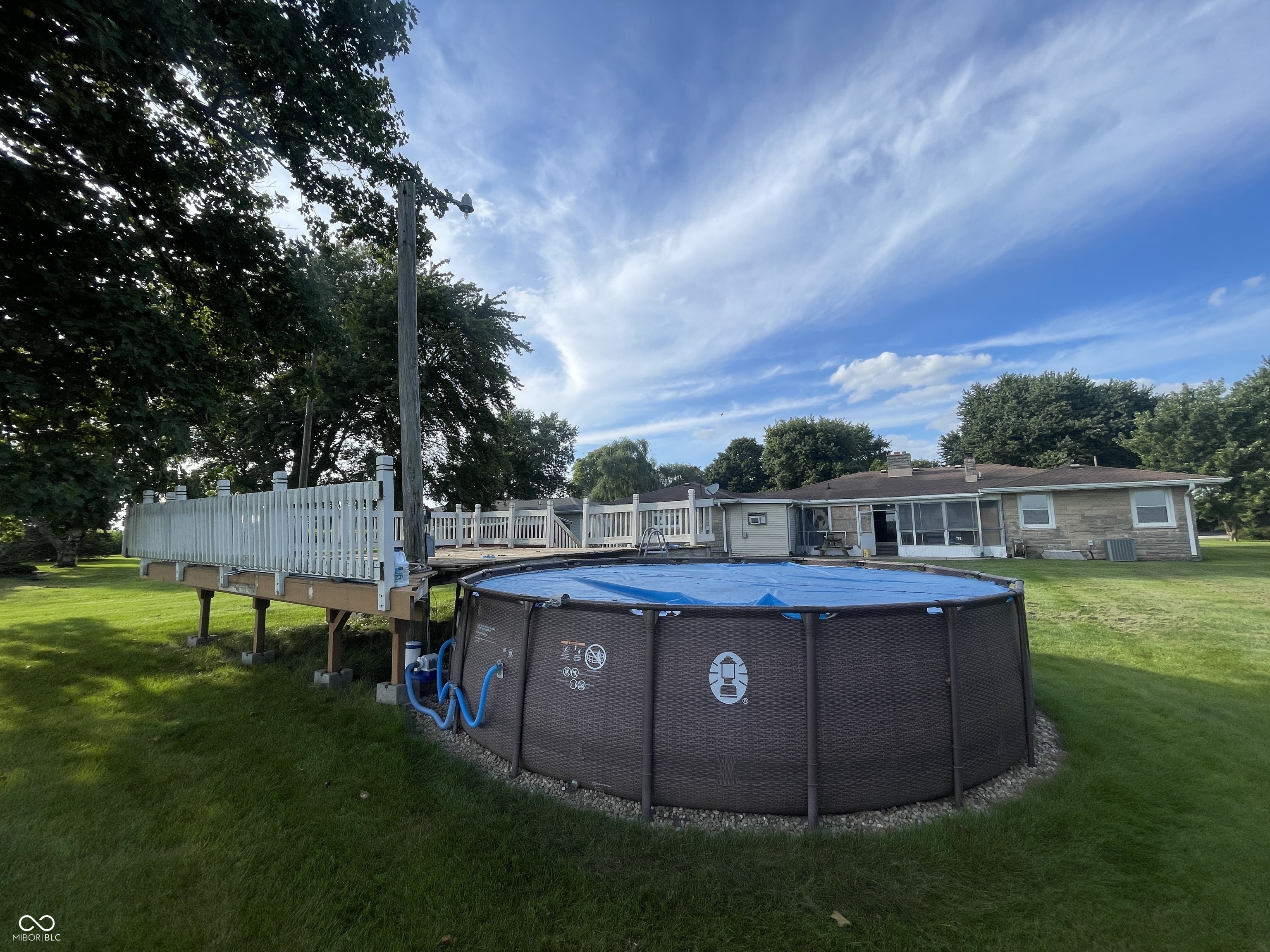 739 W Gossett Road — photo