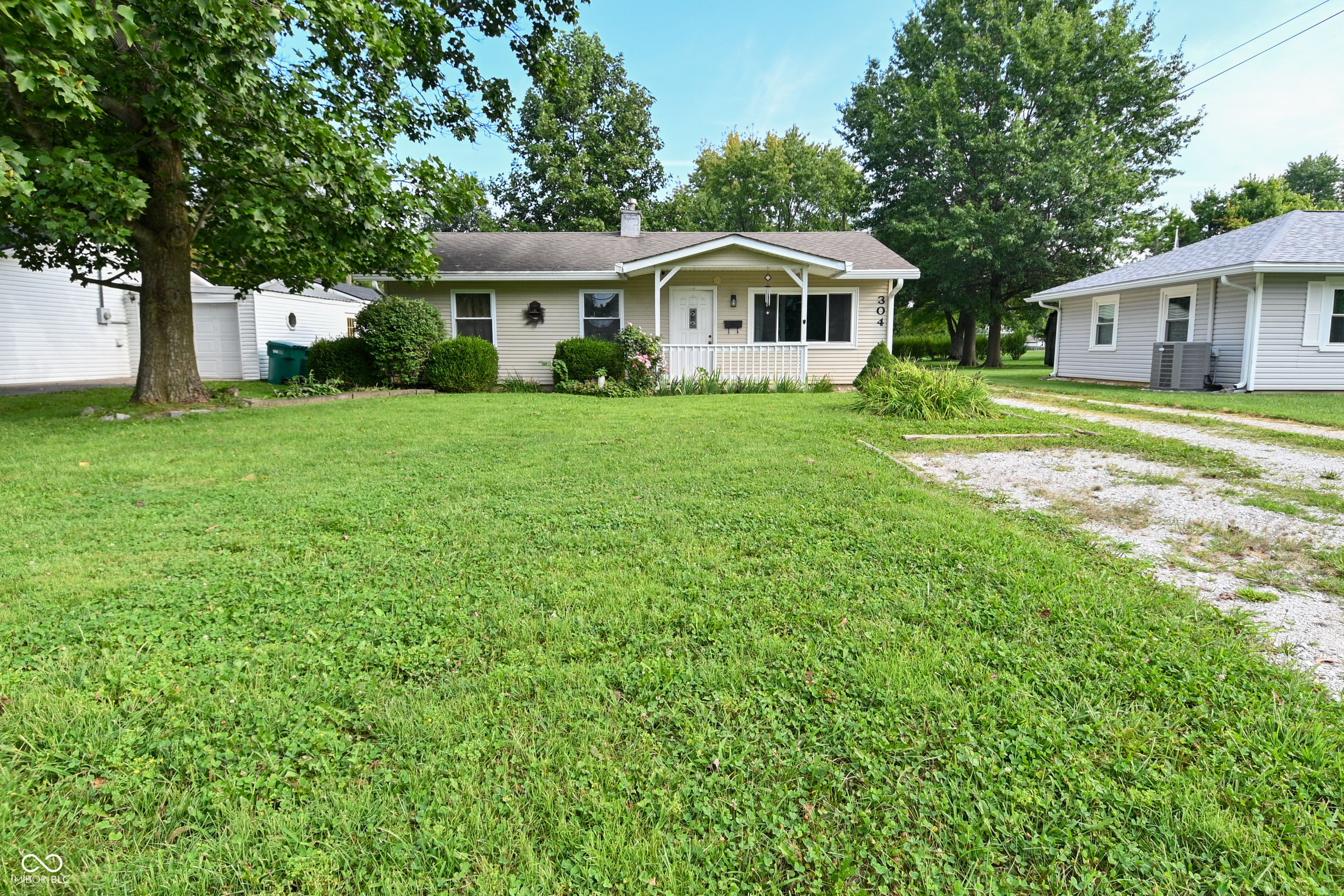304 E Park, Plainfield, IN 46168 — photo 2