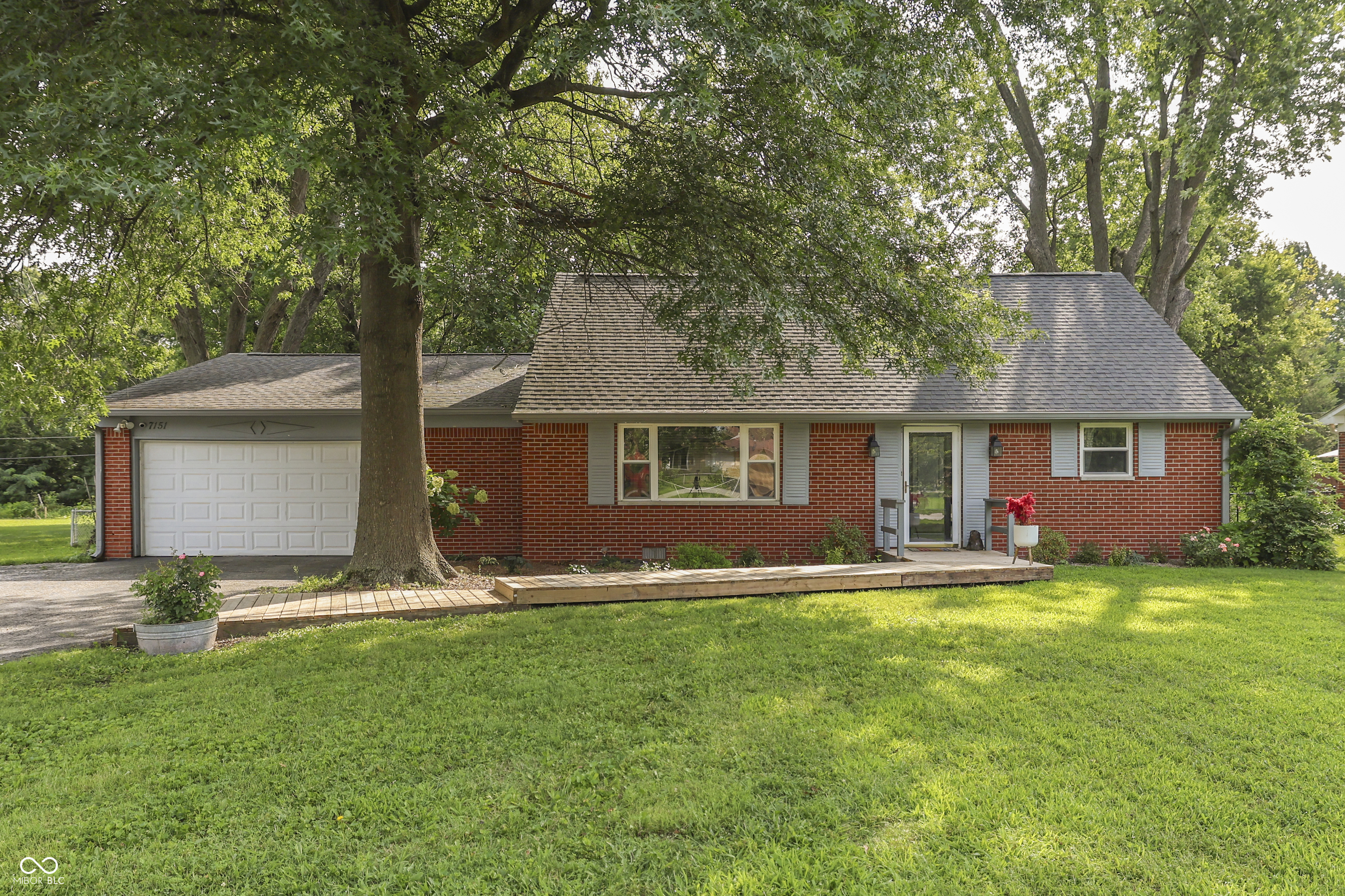 7151 Lindenwood Drive — photo