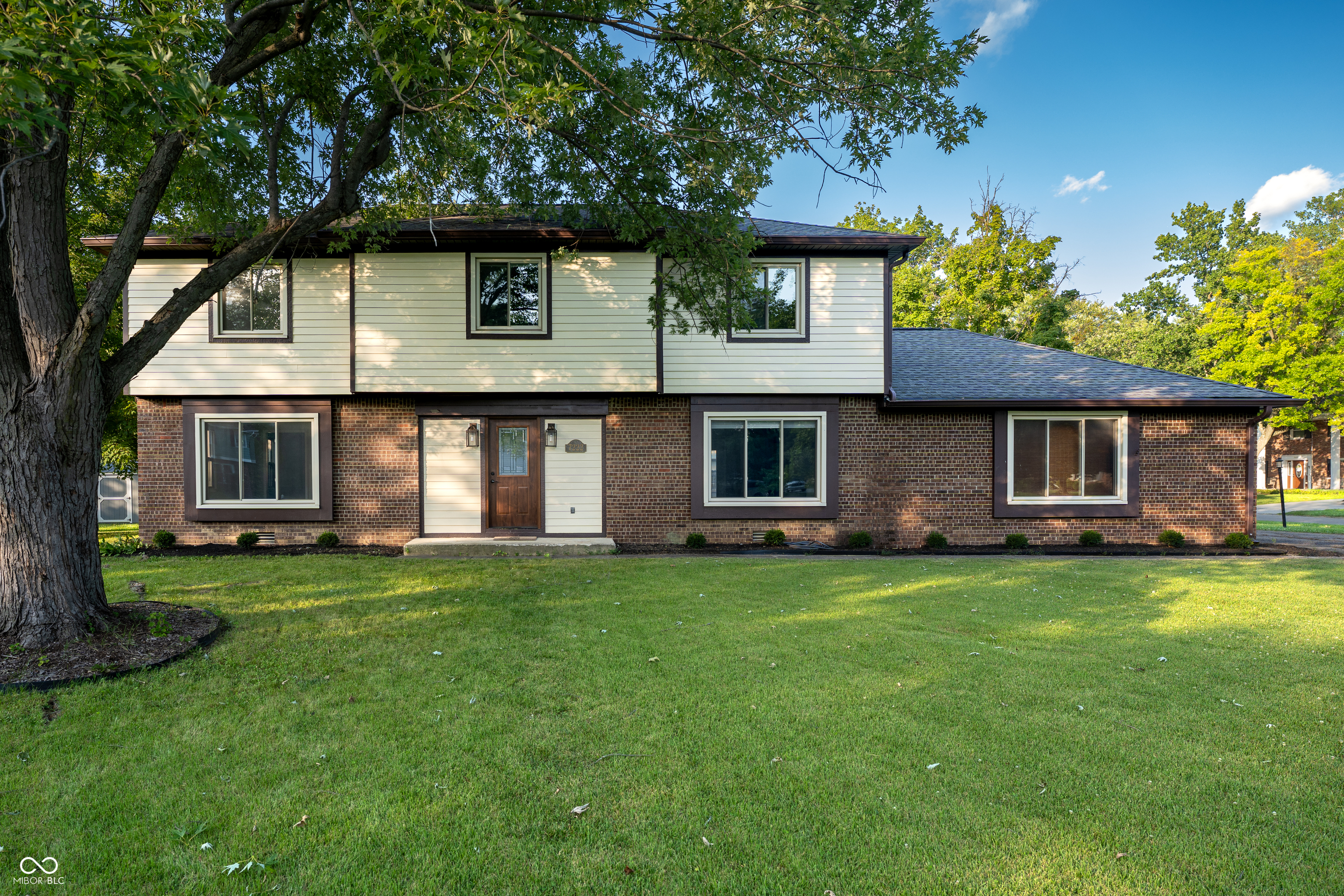 7222 Brompton Court — photo