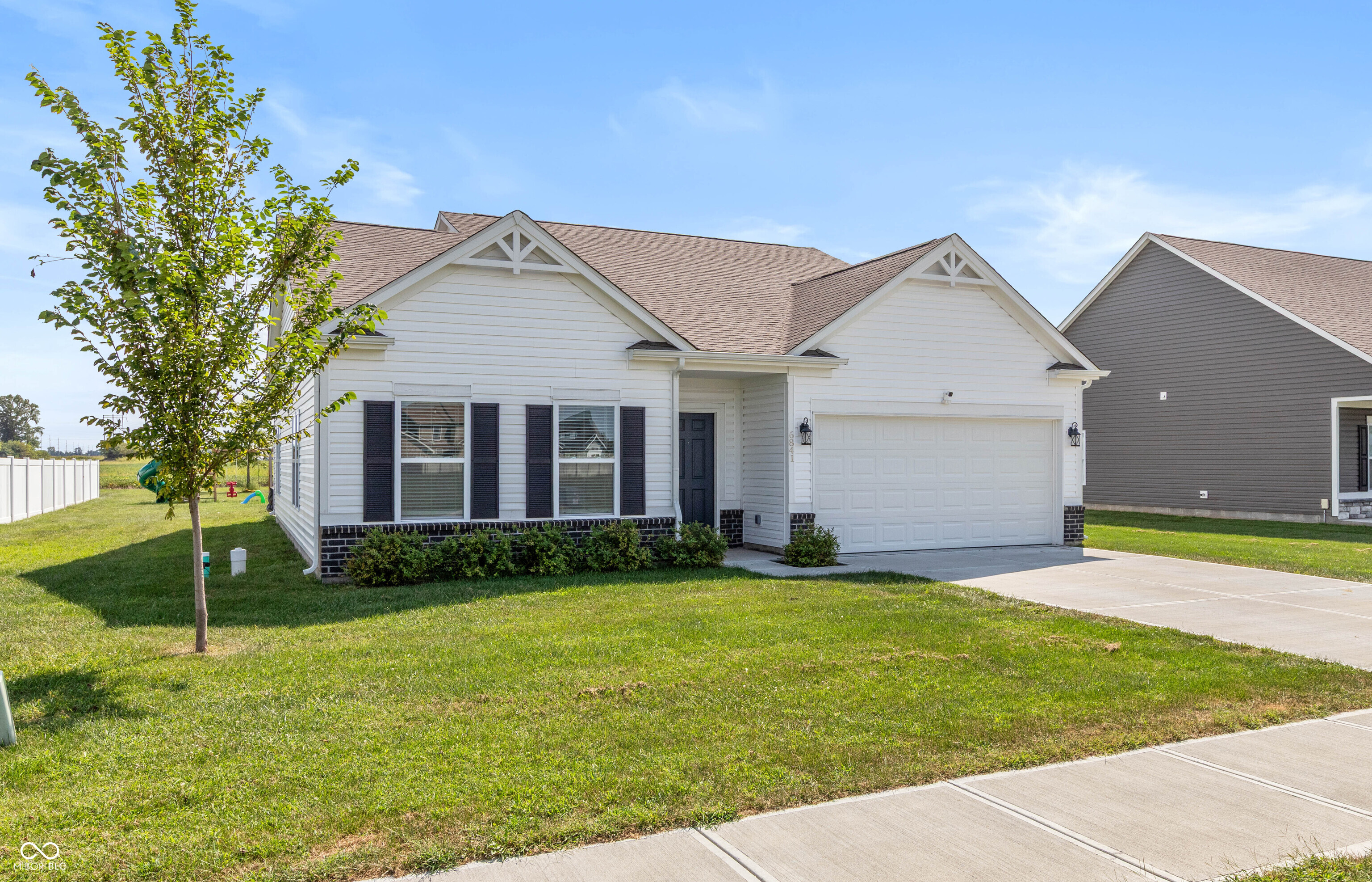 6841 Bluebird Lane — photo