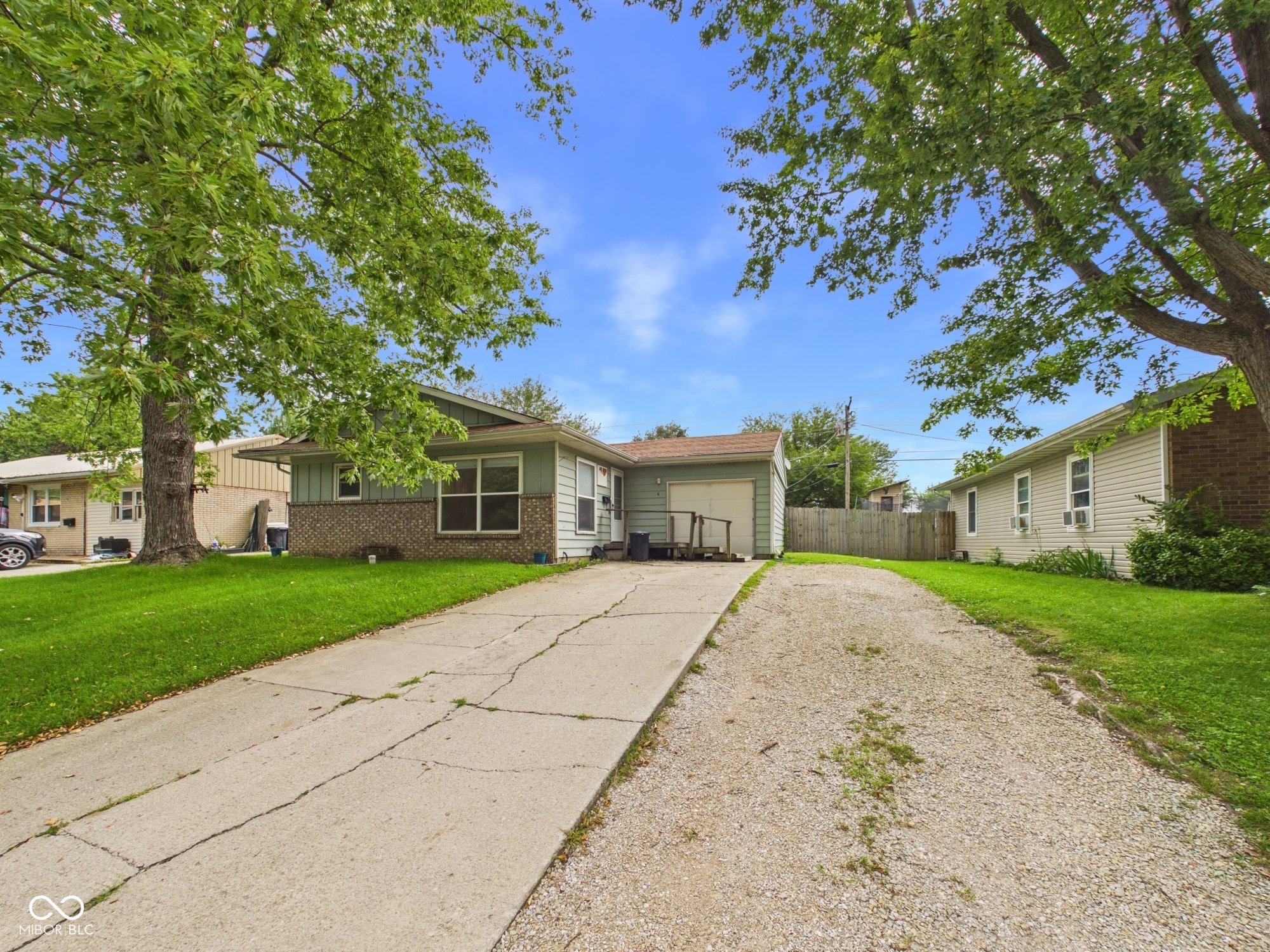 4 White Oak Court — photo