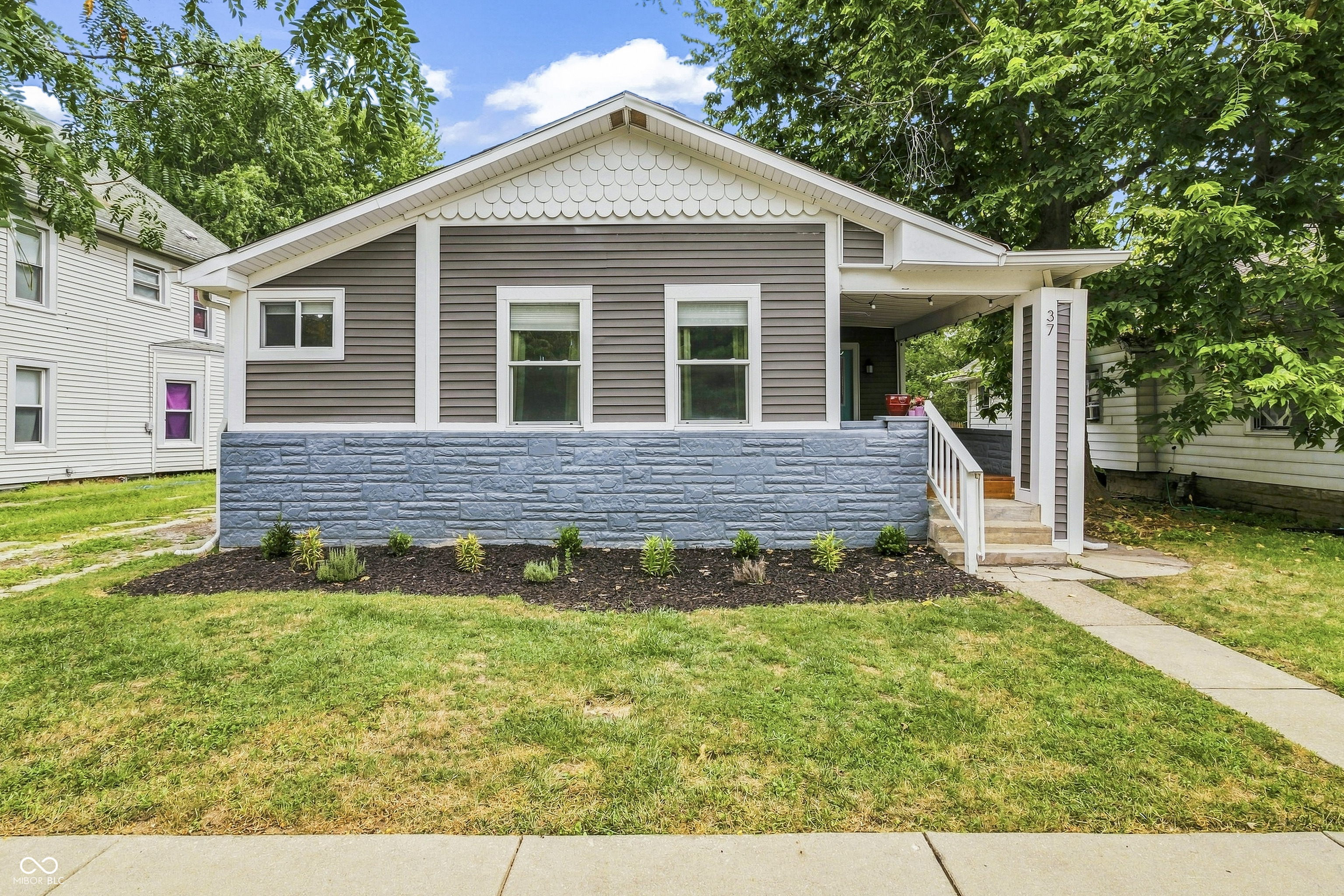 37 N Riley Avenue — photo