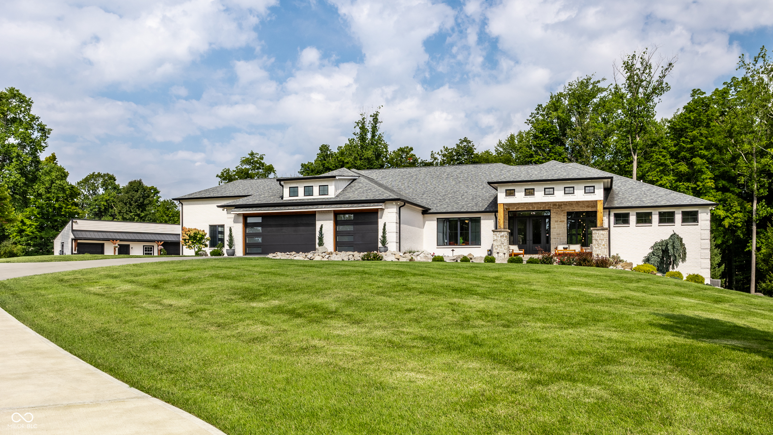6902 Highland Ridge Court — photo