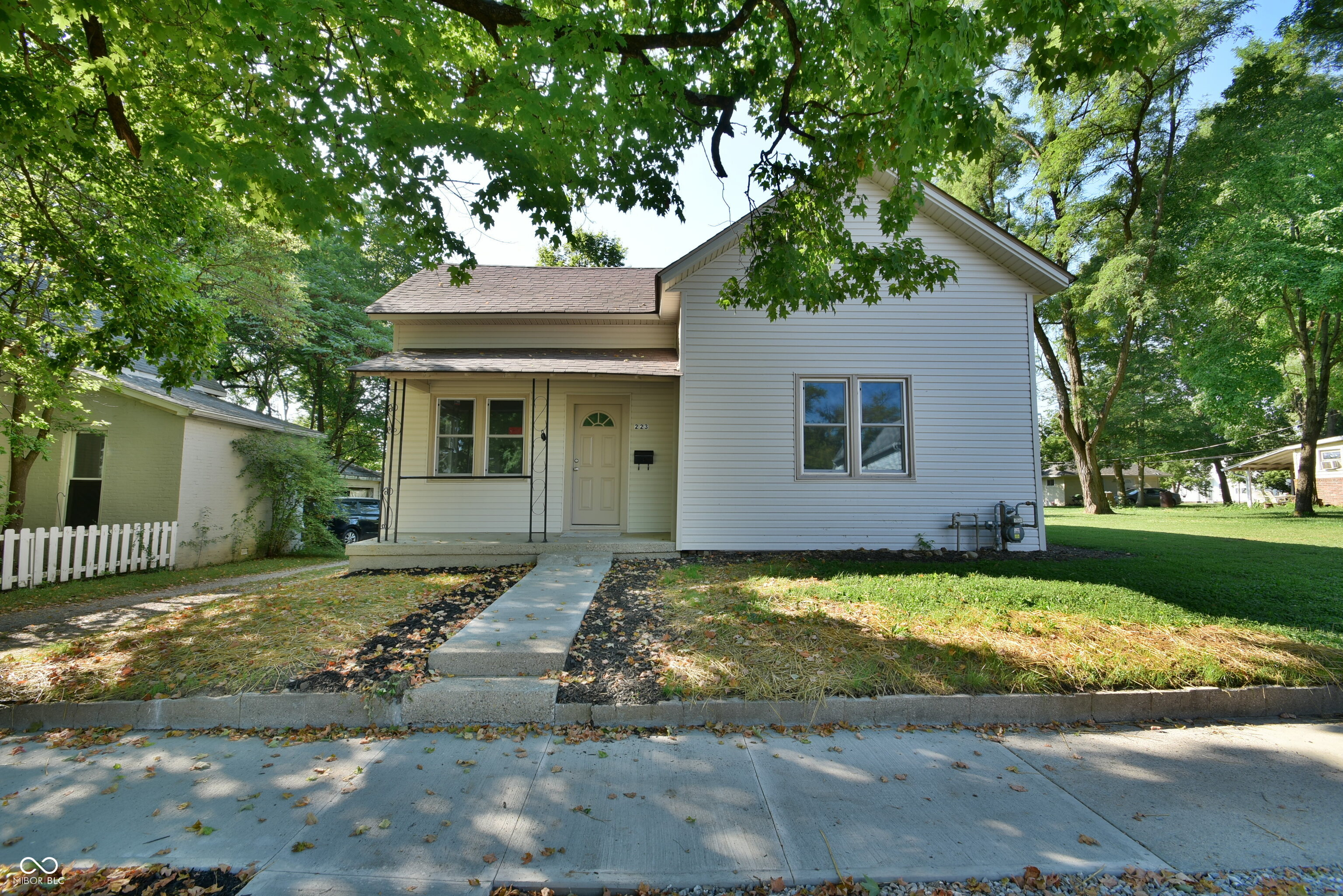 223 W Brown Street — photo