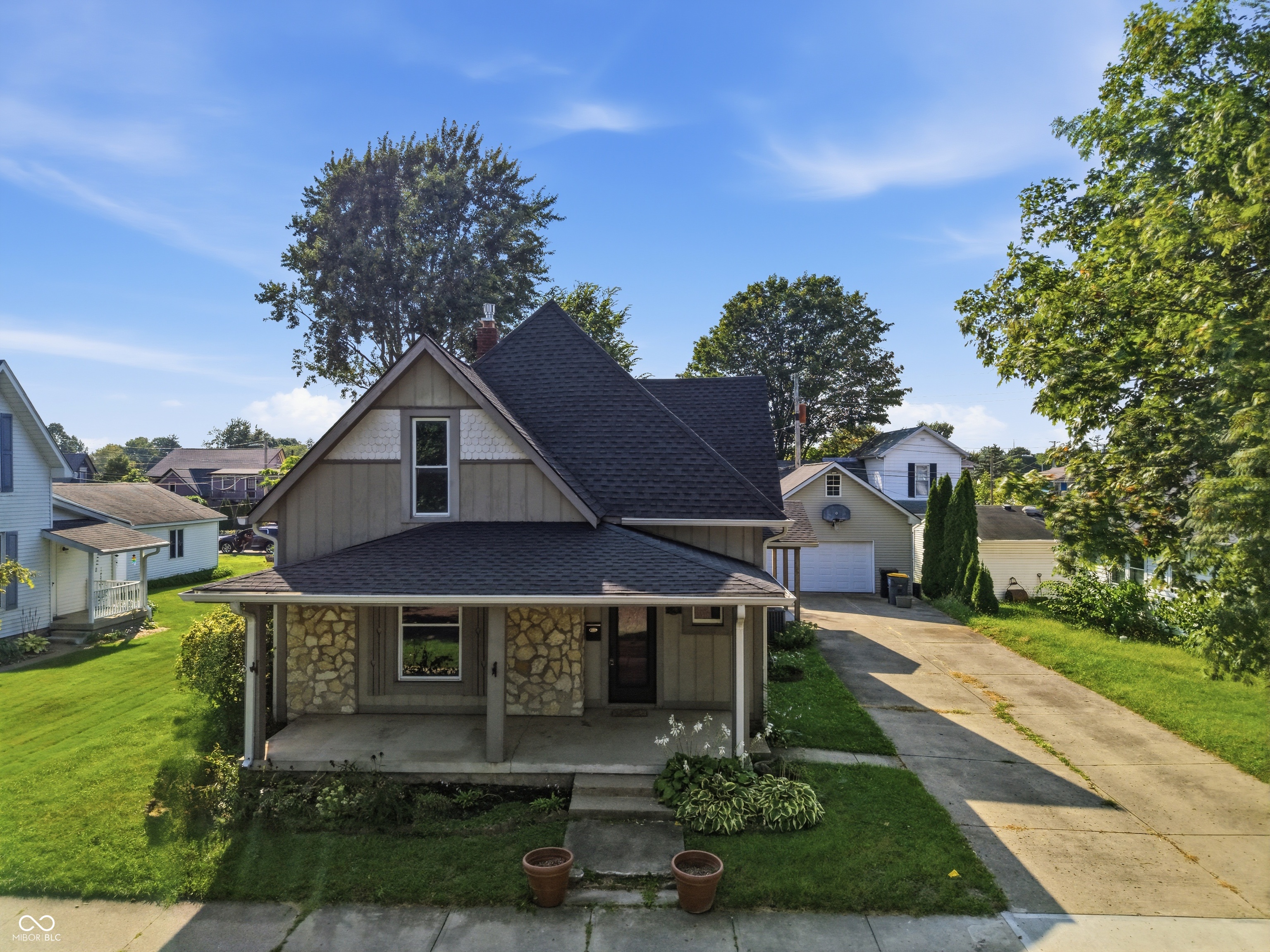 206 S Broadway Street — photo