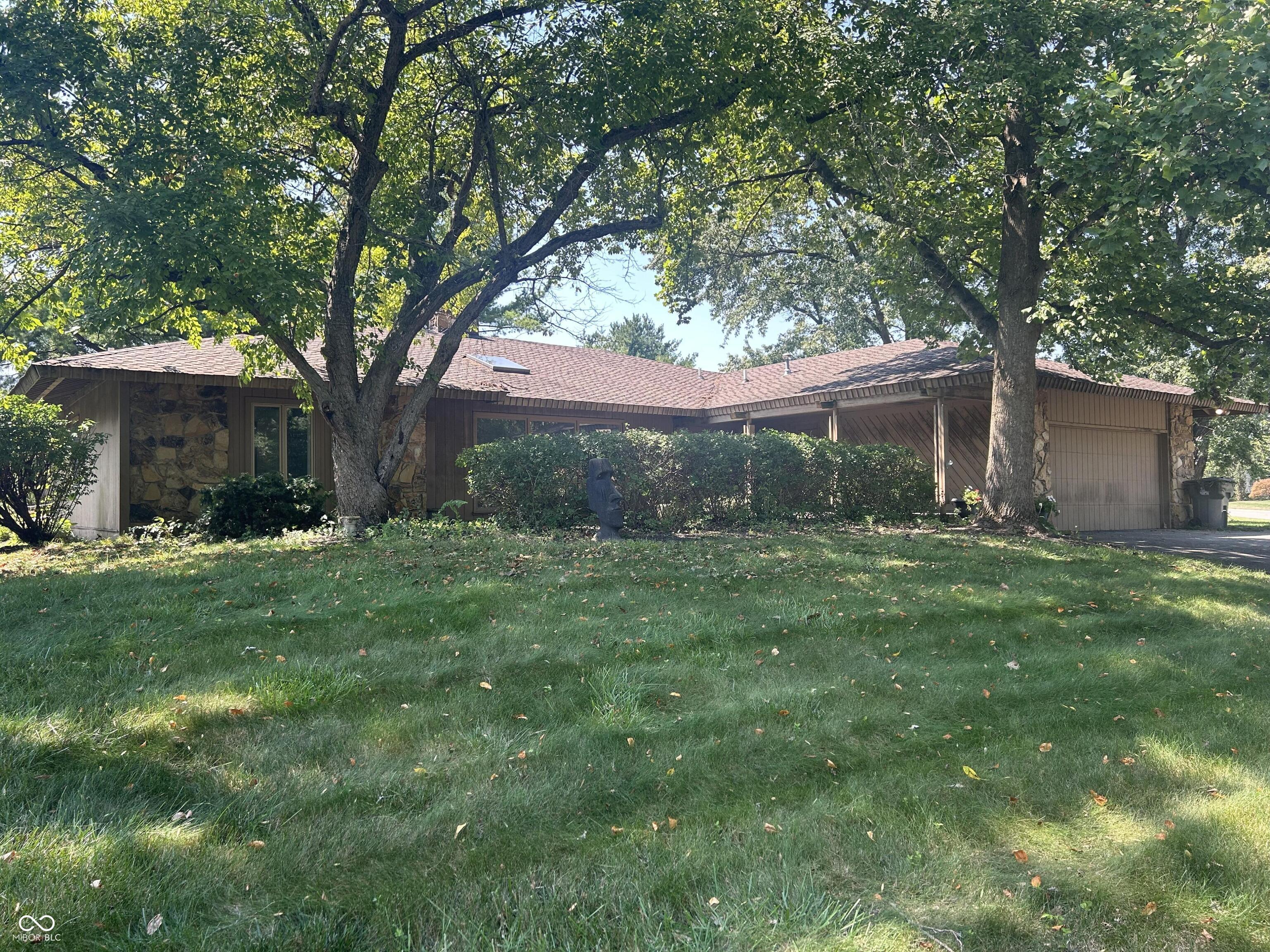 8888 Alderly Court — photo