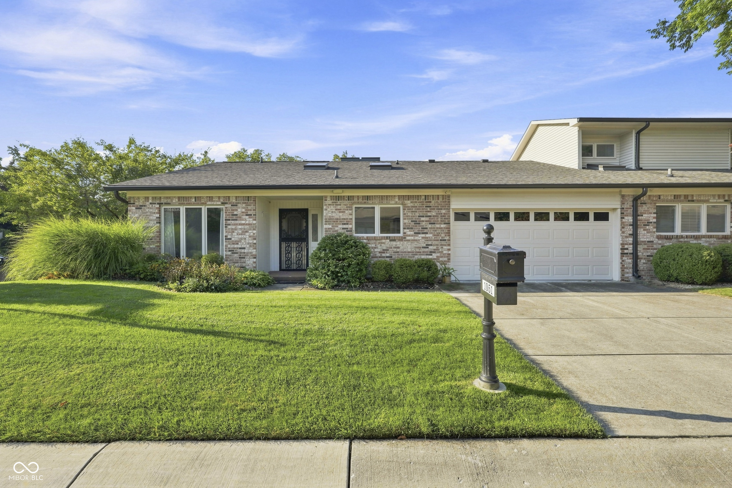 1051 Andalusia Grove — photo