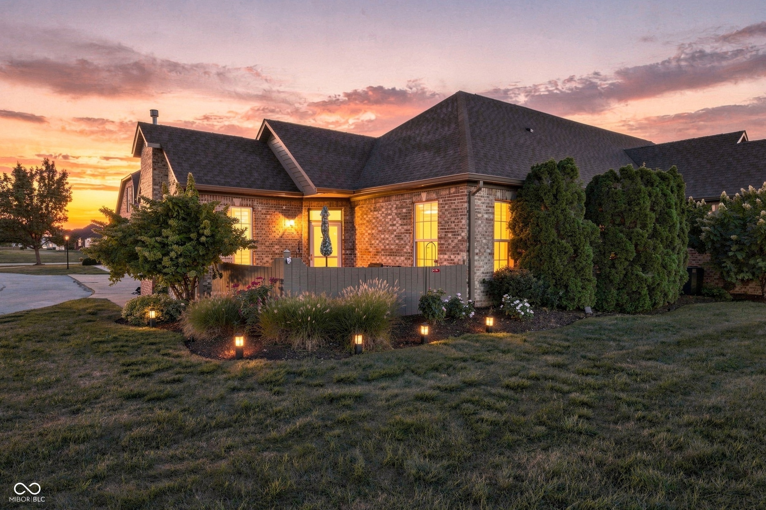 2379 Saddle Drive — photo