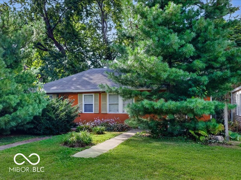 1025 Helen Drive — photo