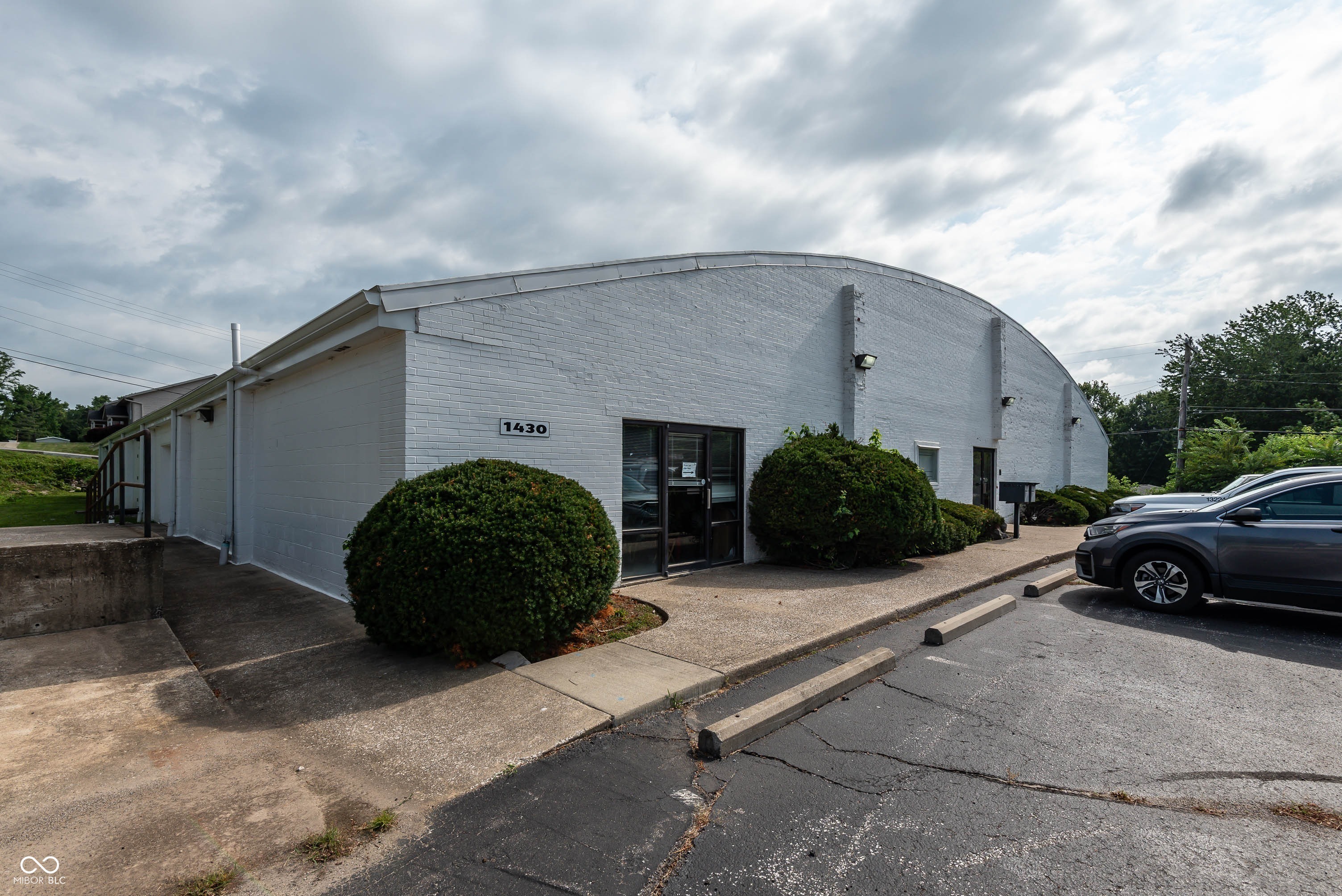 1430 N Willis Drive — photo