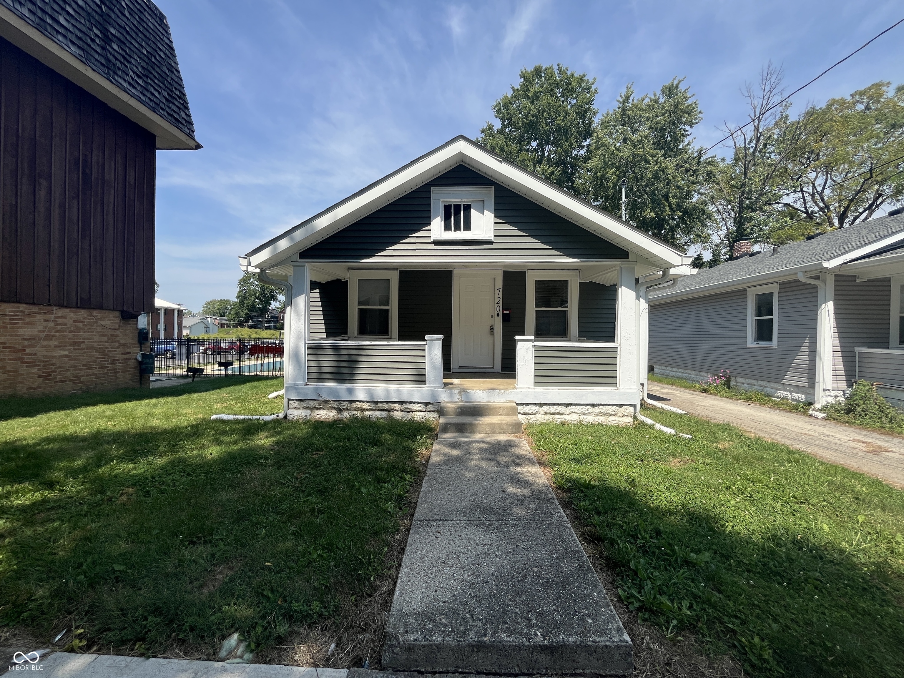 720 W Queen Street — photo