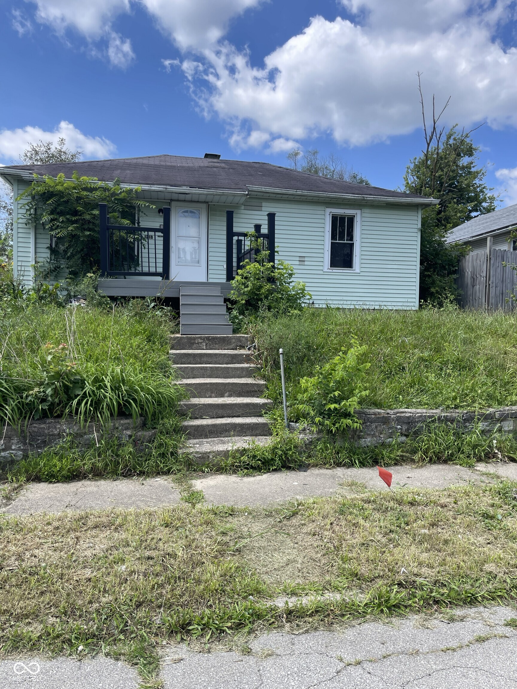1218 Crosshall — photo
