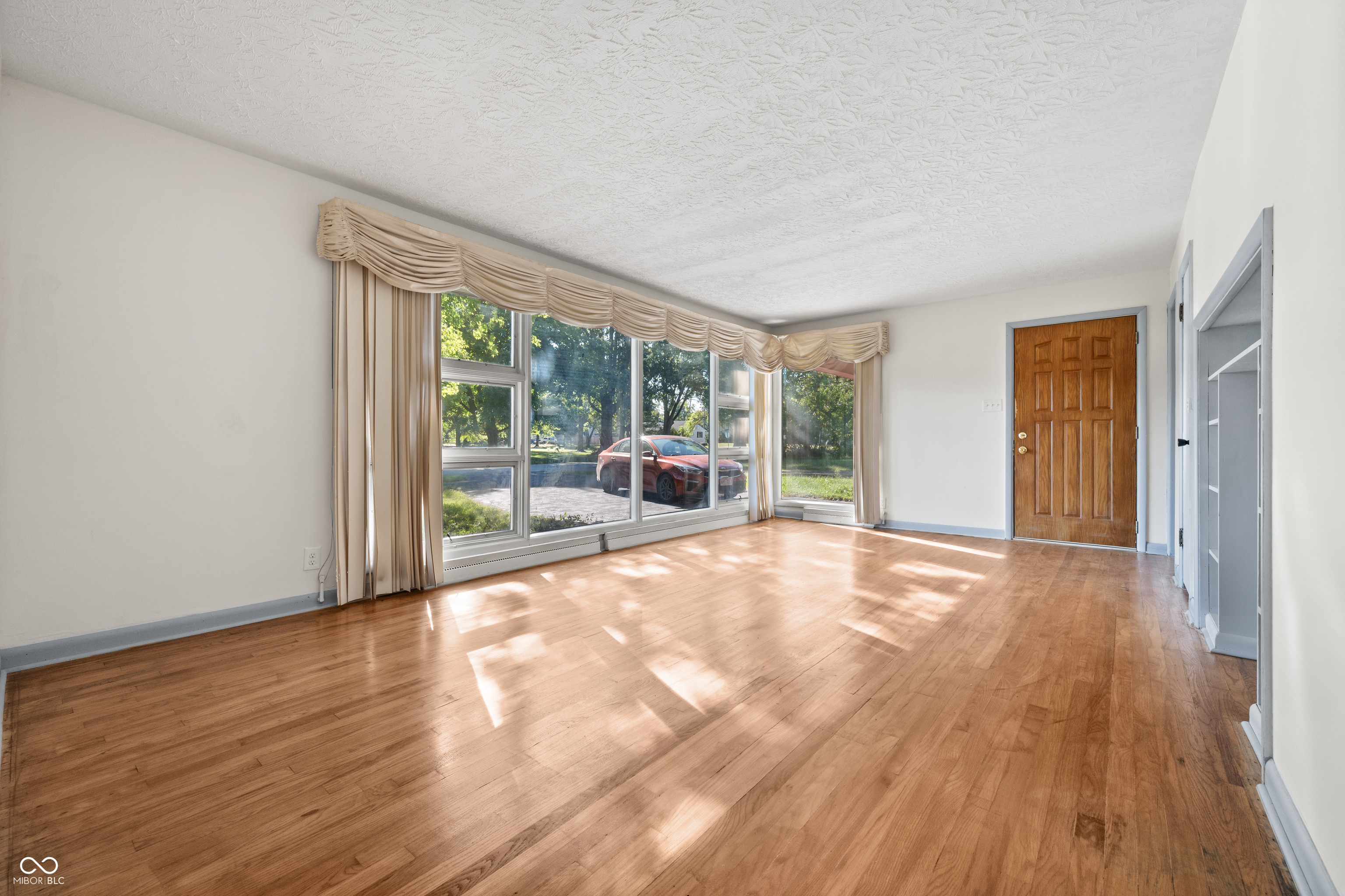 930 Eustis Drive, Indianapolis, IN 46229 — photo 2