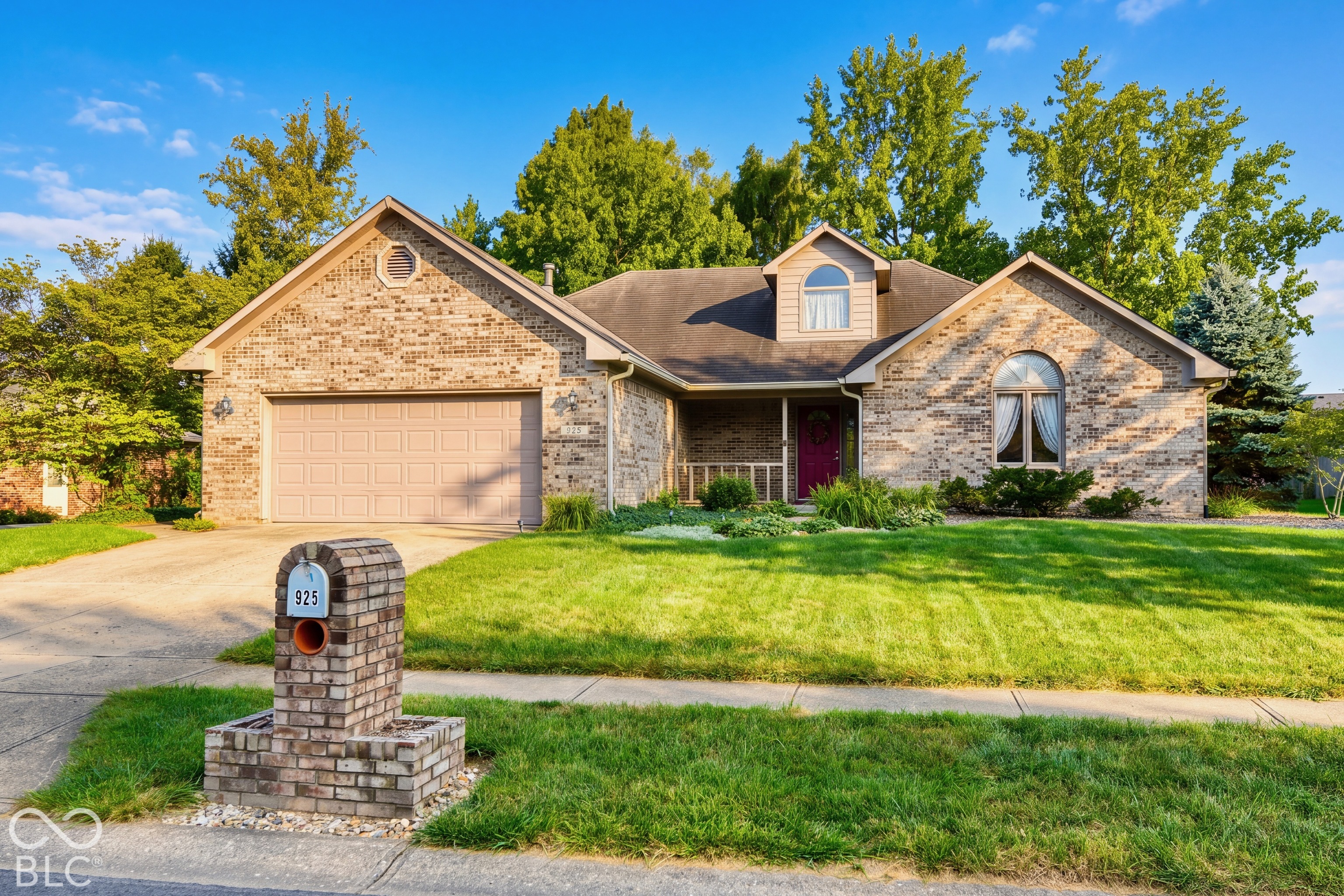 925 Texarkana Drive — photo