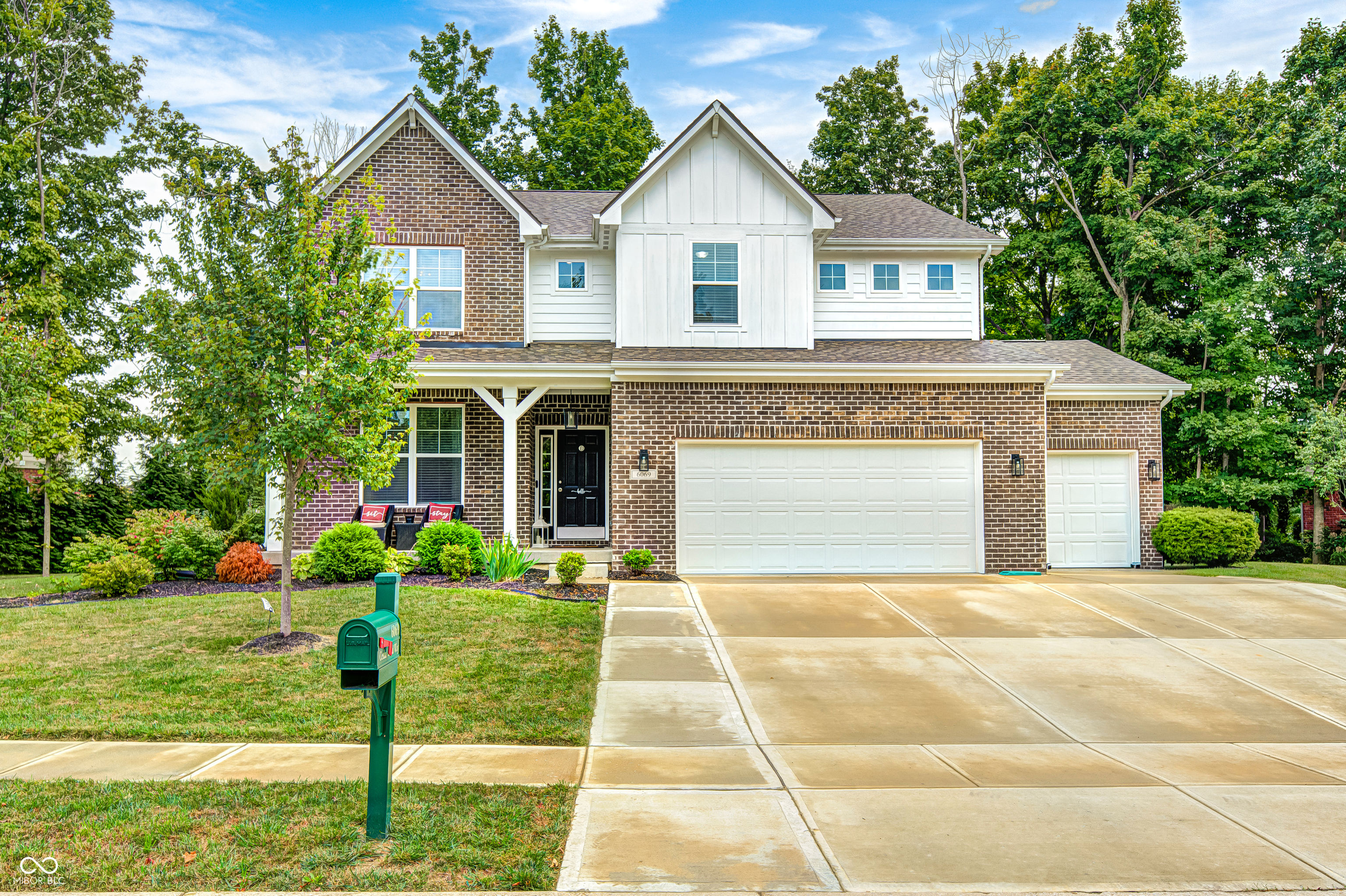 6069 Cedar Bend Way — photo